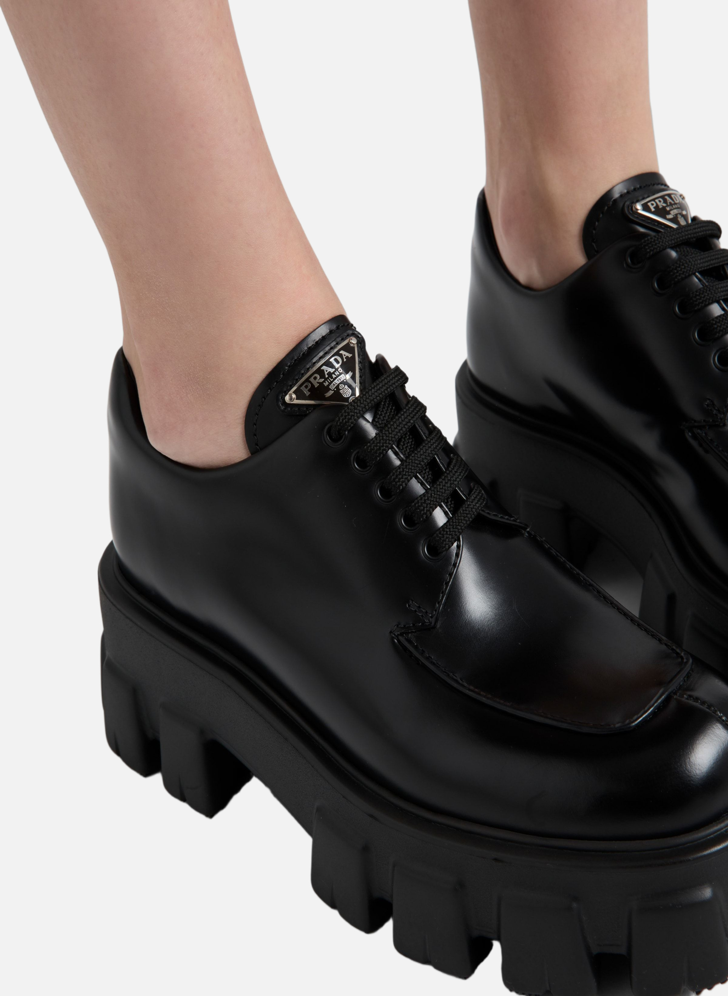 Chaussures à lacets monolith en cuir brossé PRADA Noir