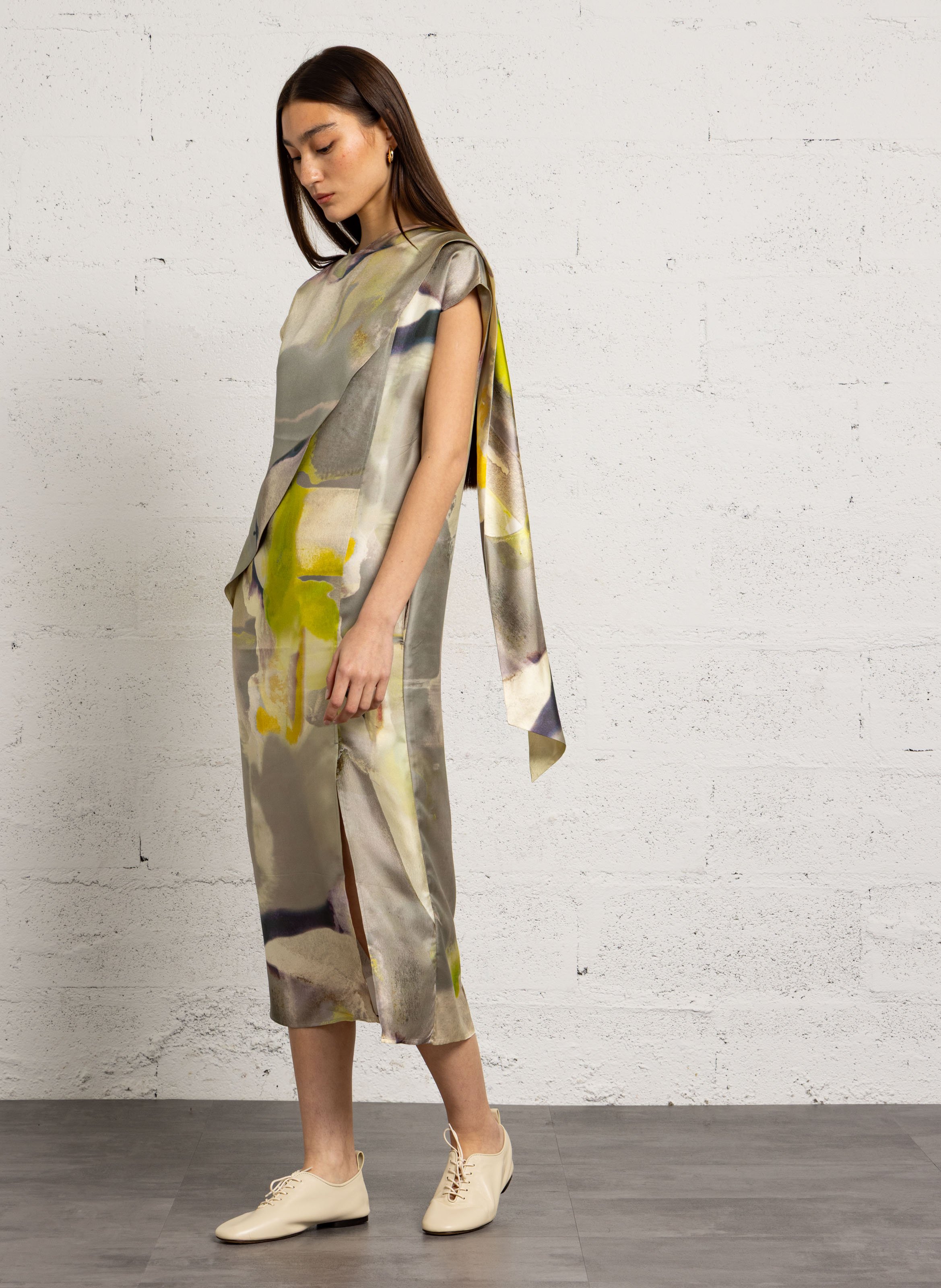 Robe midi imprimée à foulard en soie iberis SOEUR Jaune