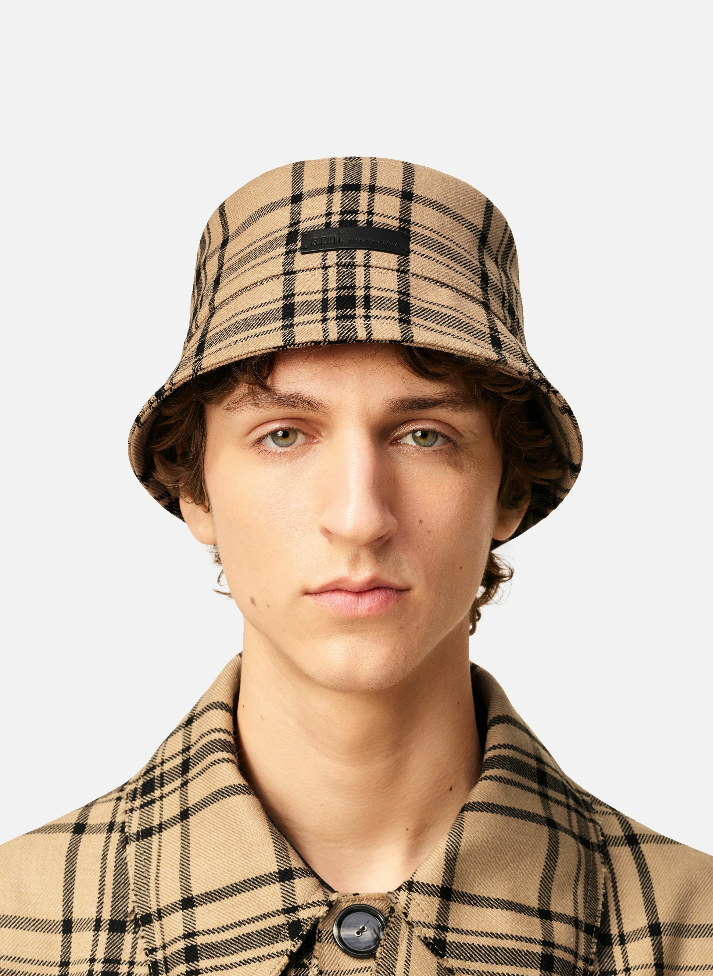 Bob a carreaux en laine unisexe AMI PARIS Marron