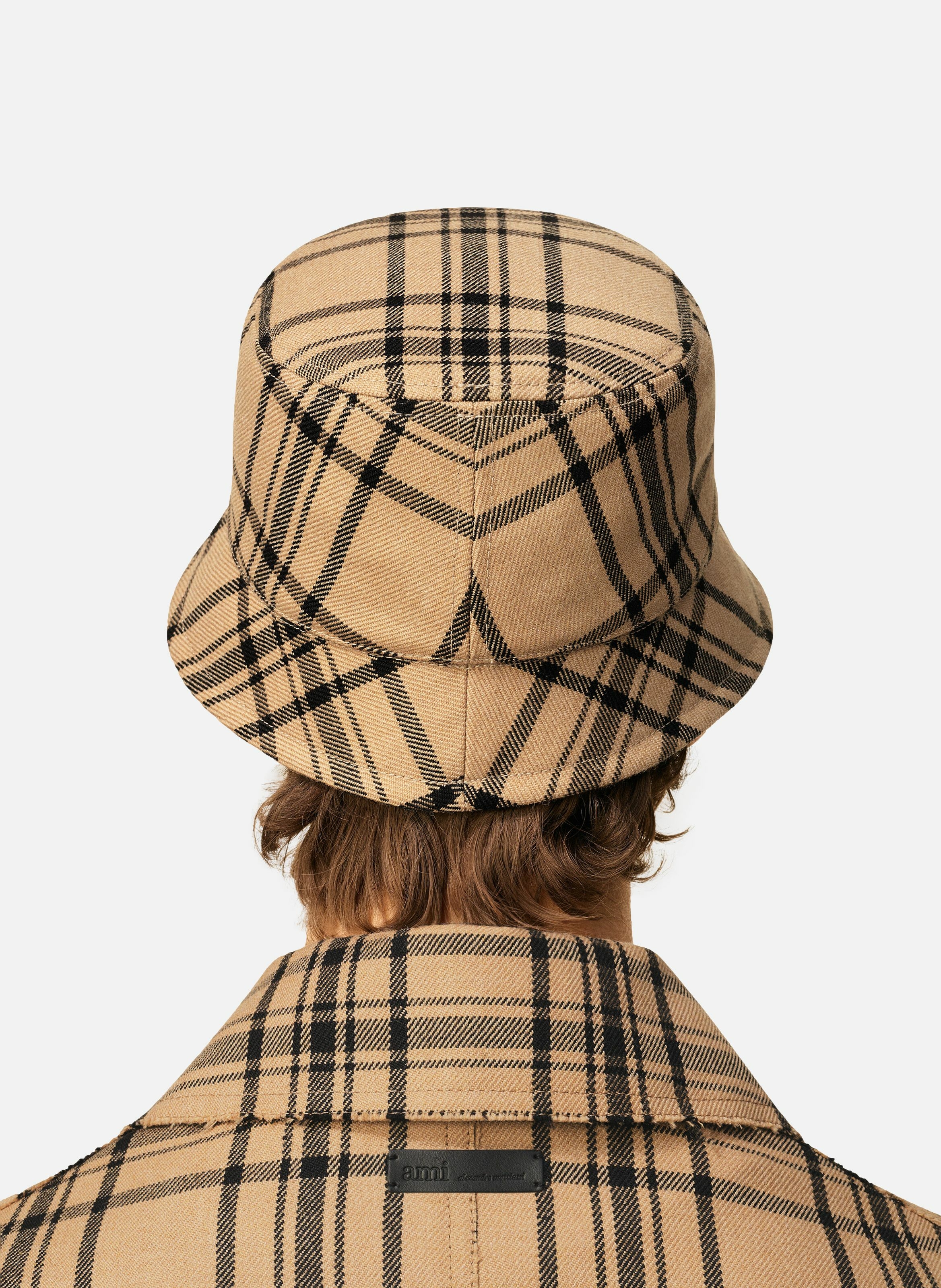 Bob a carreaux en laine unisexe AMI PARIS Marron