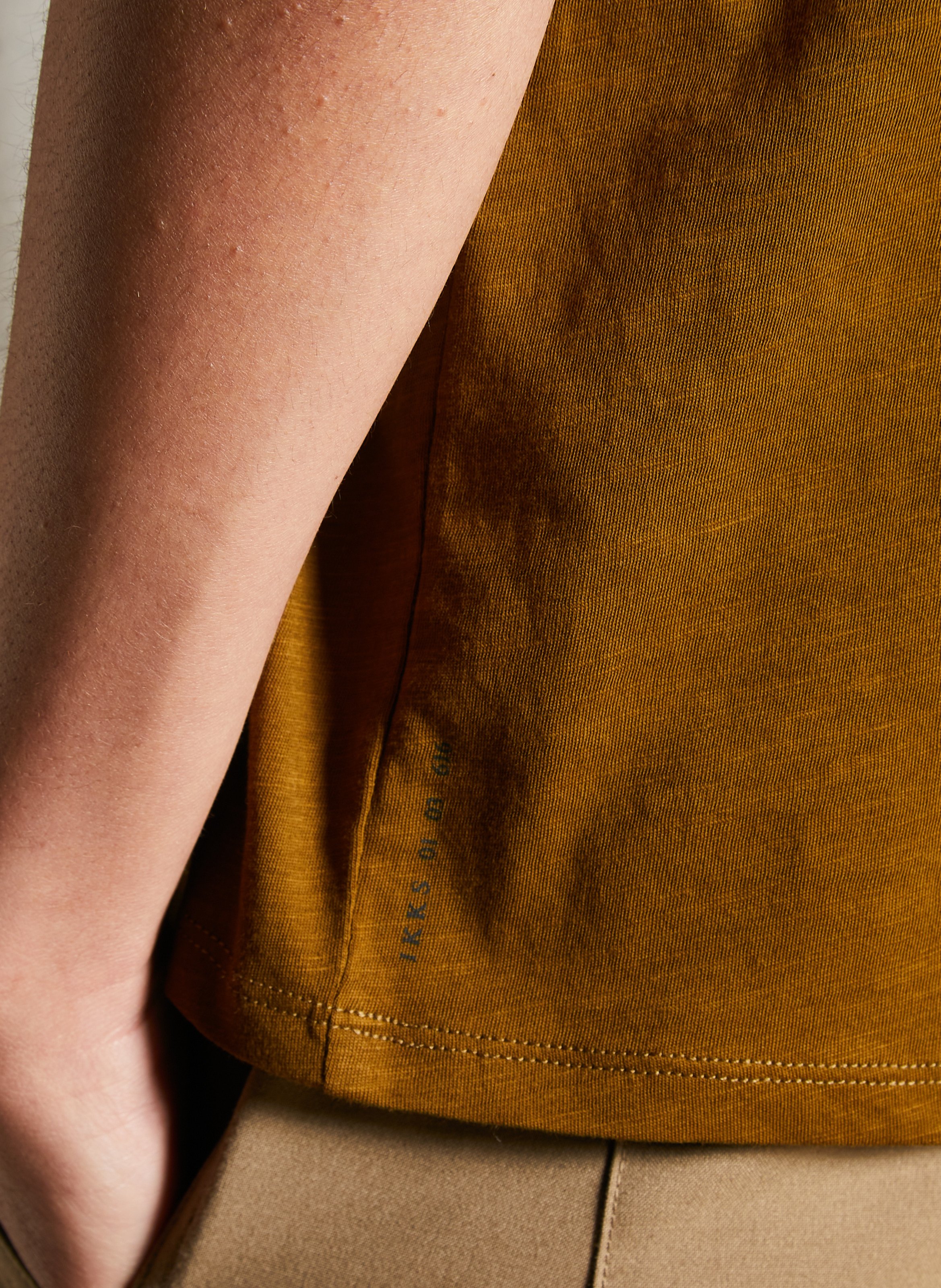 Tee-shirt droit col rond manches courtes IKKS Jaune