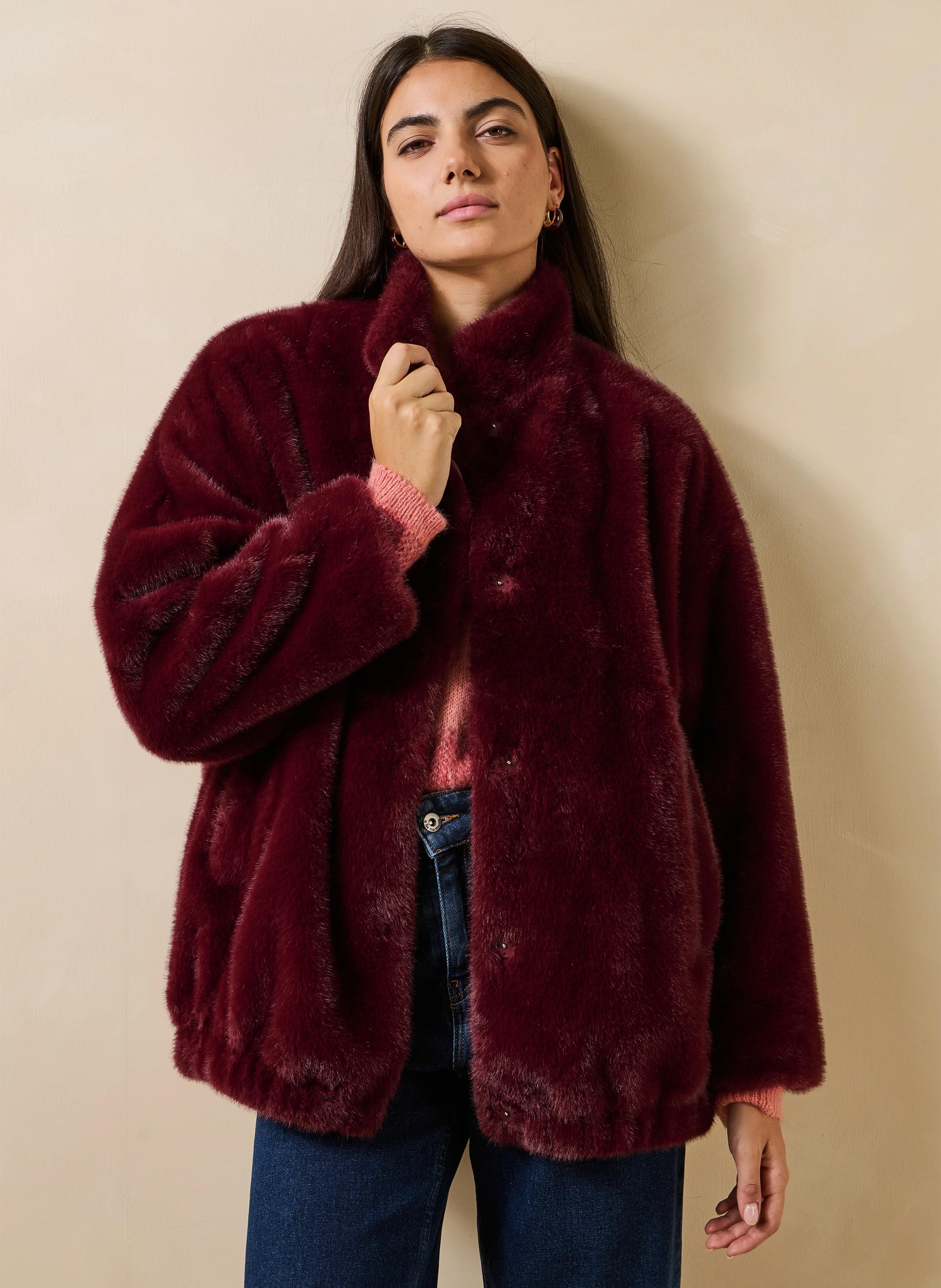 Jas van imitatiebont LA FEE MARABOUTEE Rood