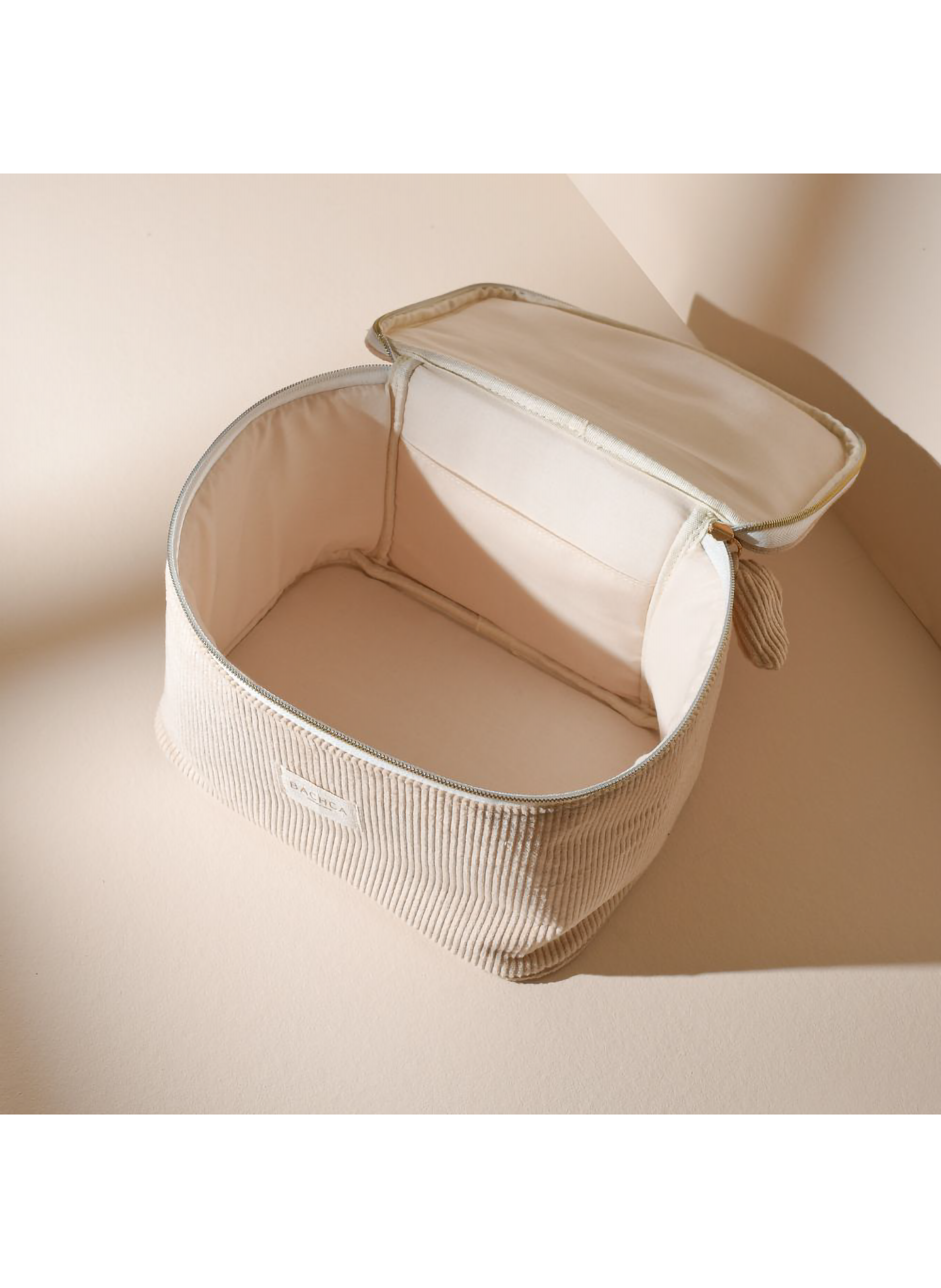 Velvet Vanity BACHCA No color