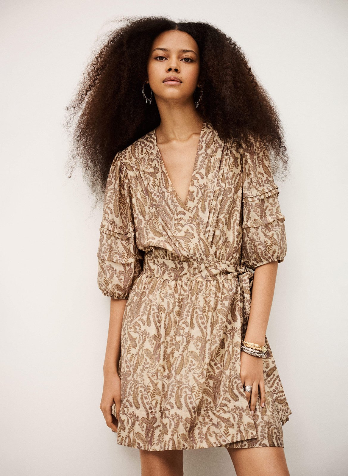 Robe courte cintrée col v imprimée teodora BA&SH Beige