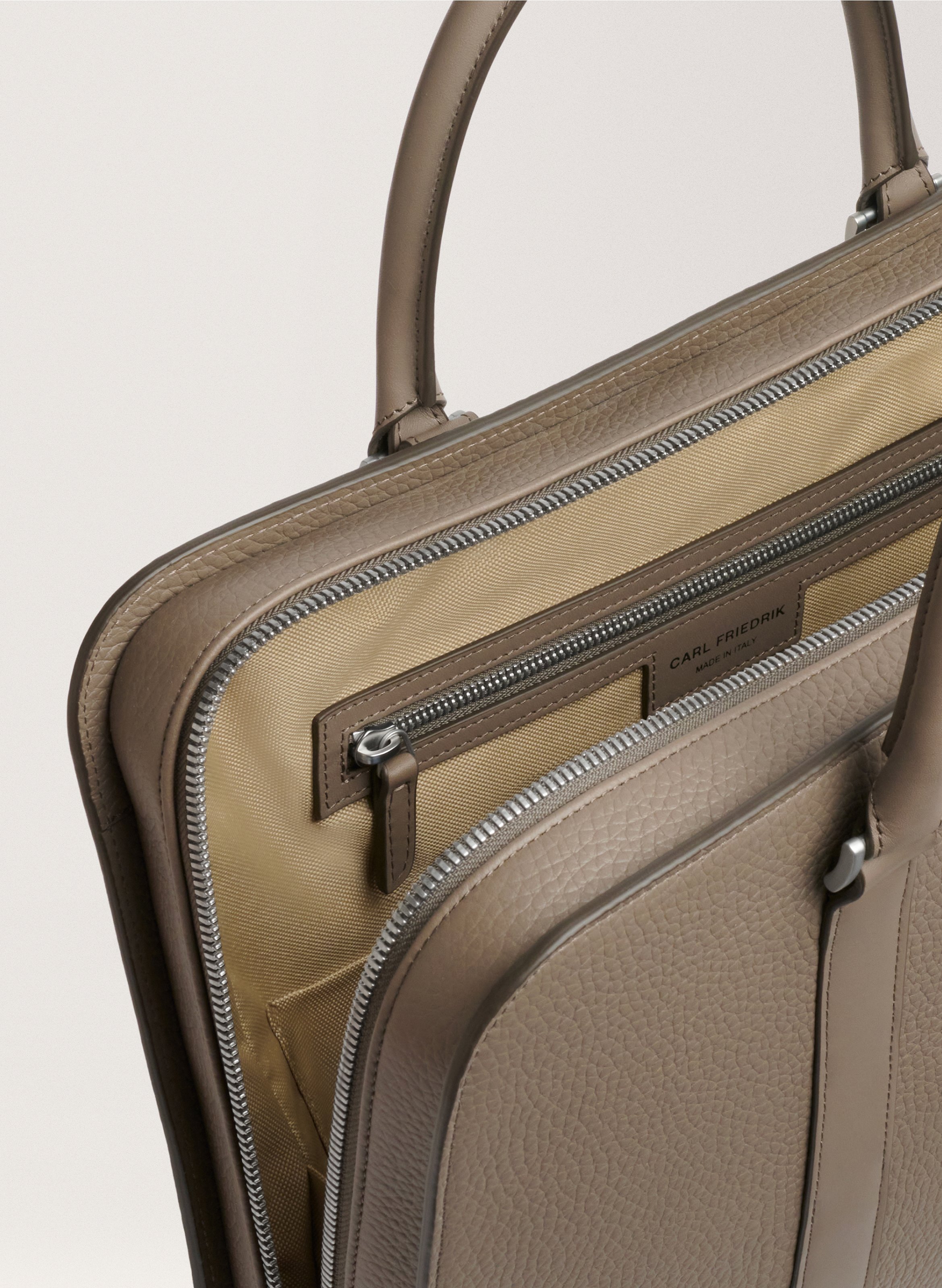 Porte-documents 'Palissy Briefcase' en cuir grainé CARL FRIEDRIK Gris