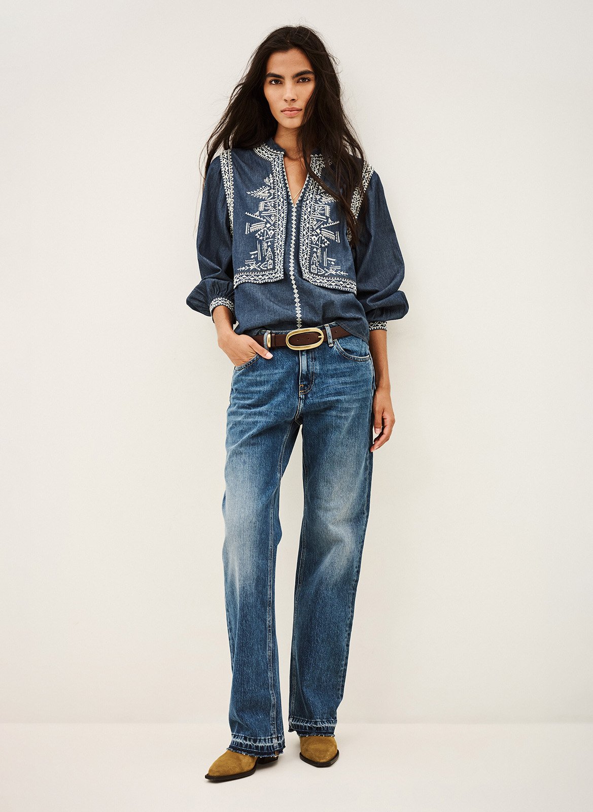 Rechte blouse met Tunesische kraag en geborduurd Laura. BA&SH Blauw