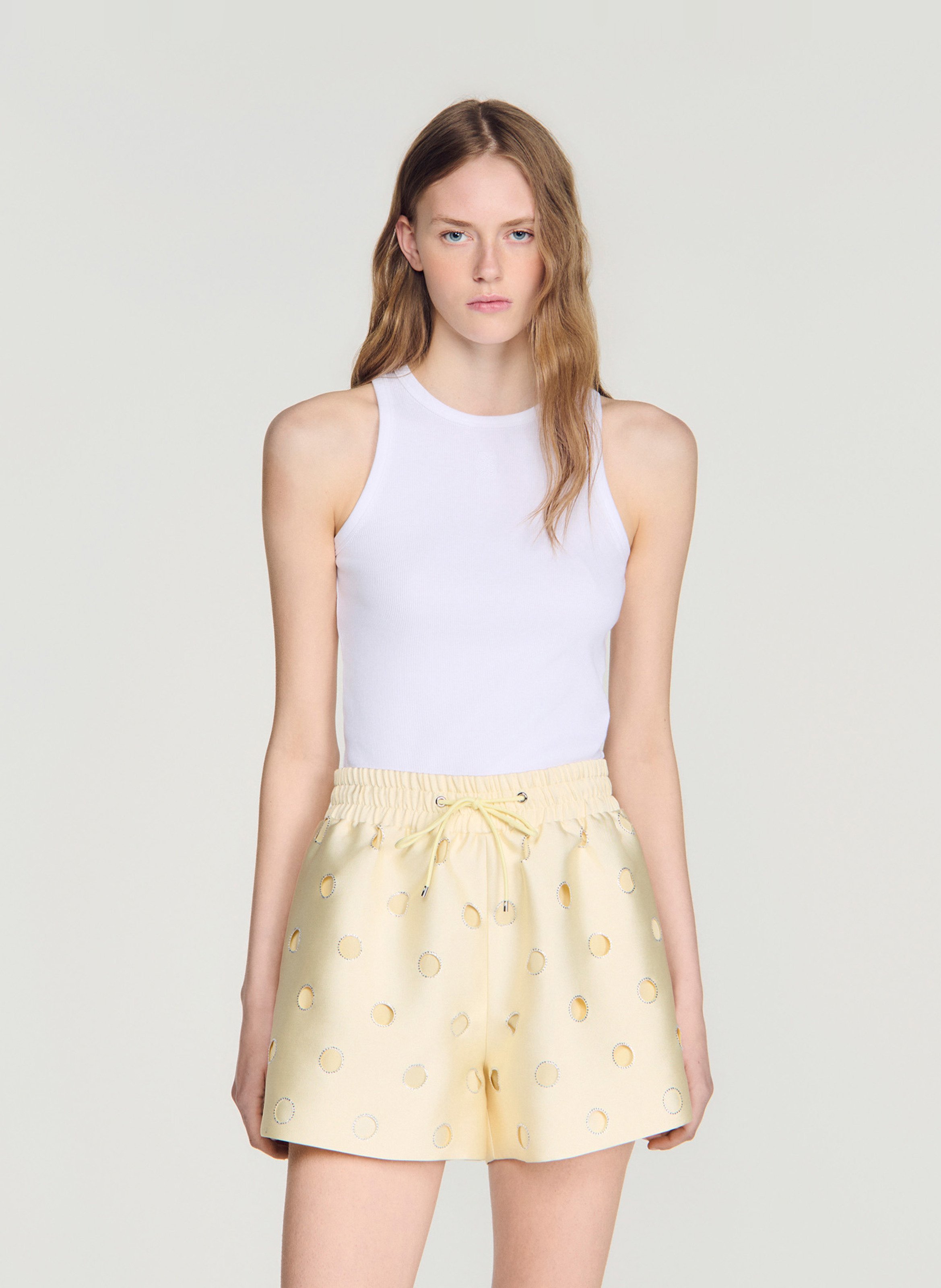 Short satiné à oeillets SANDRO Beige