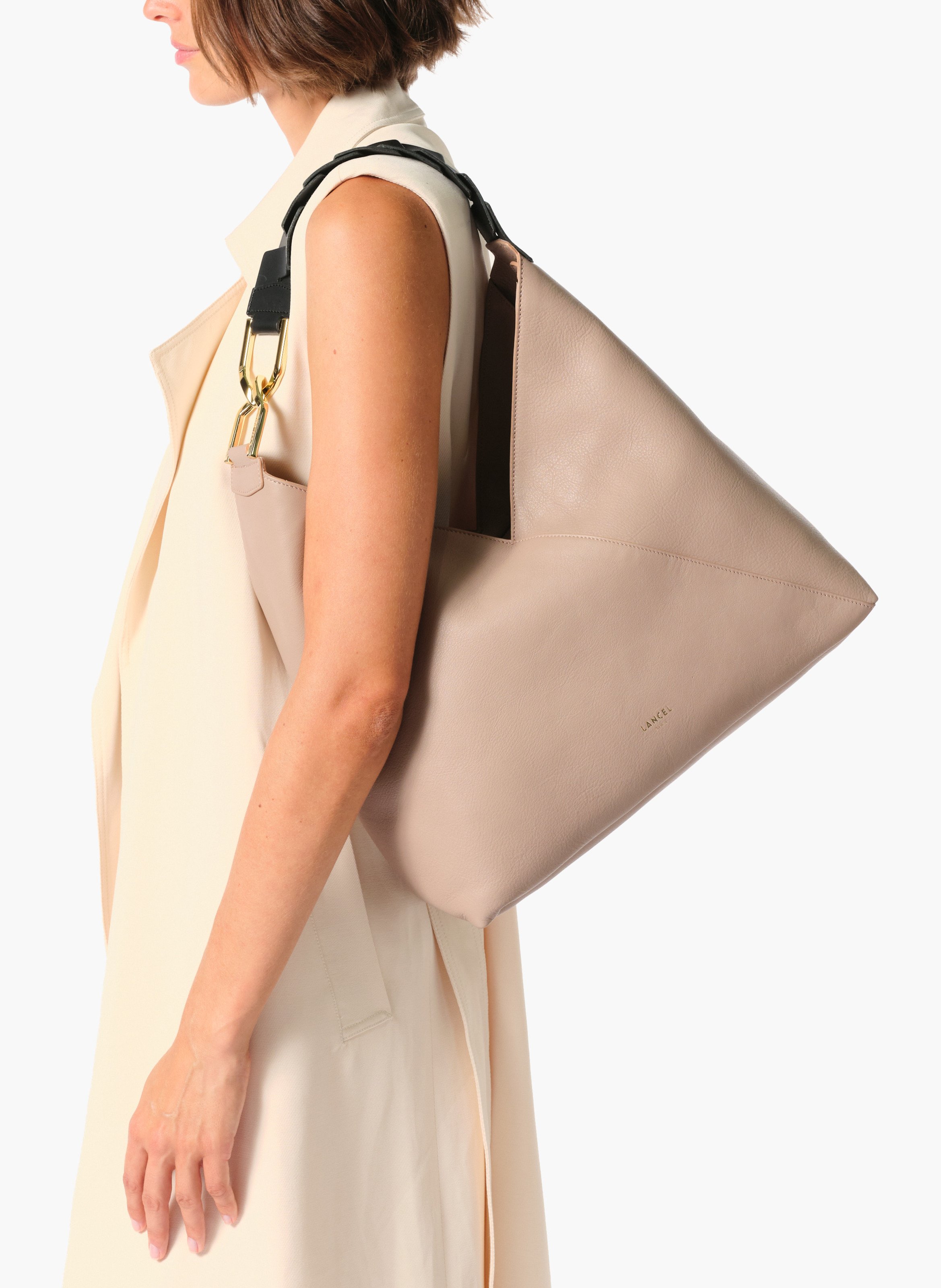 Sac hobo pagode de lancel en cuirs de vachette graine & lisse LANCEL Beige