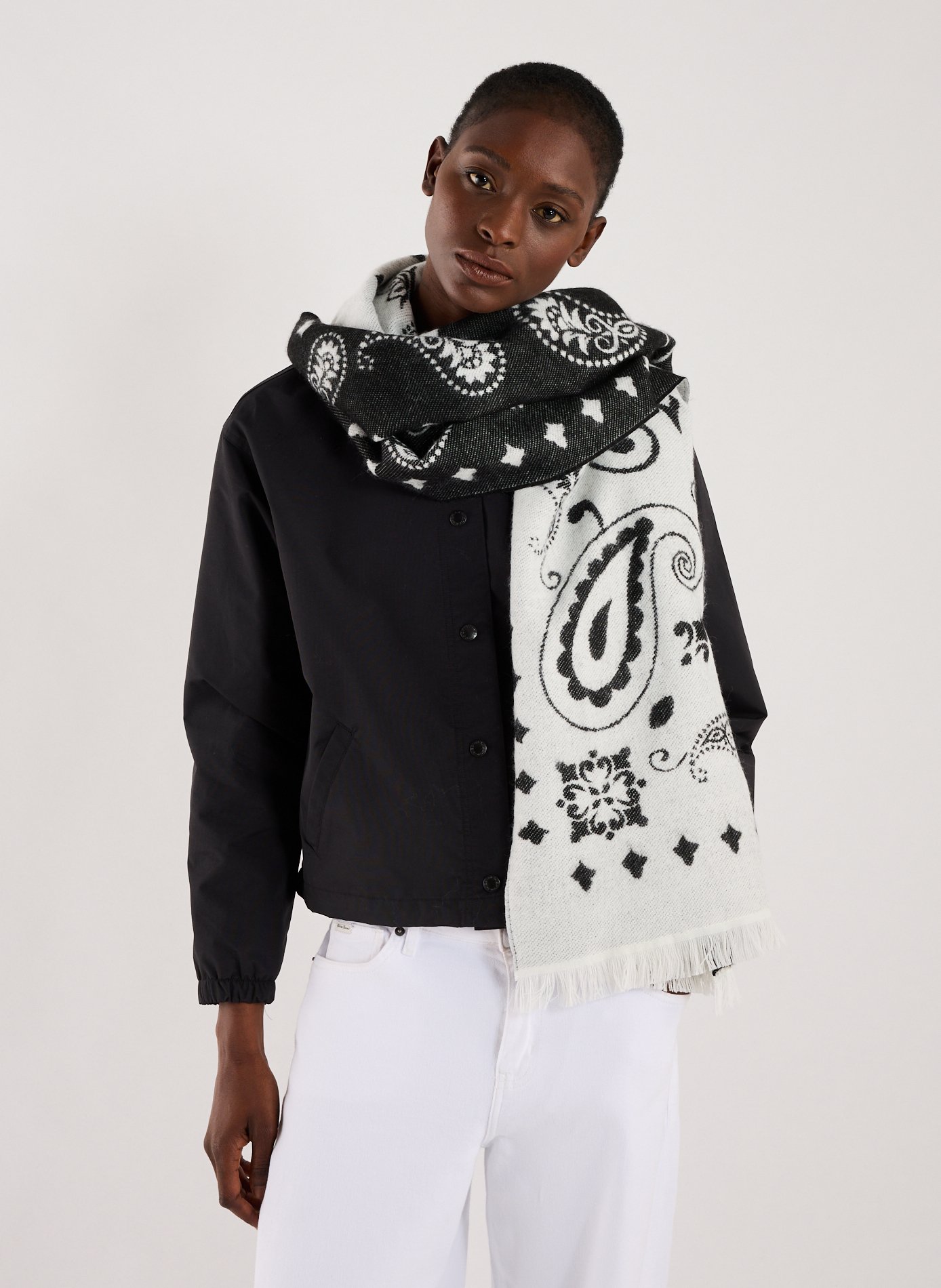 Patterned scarf AU PRINTEMPS PARIS Beige