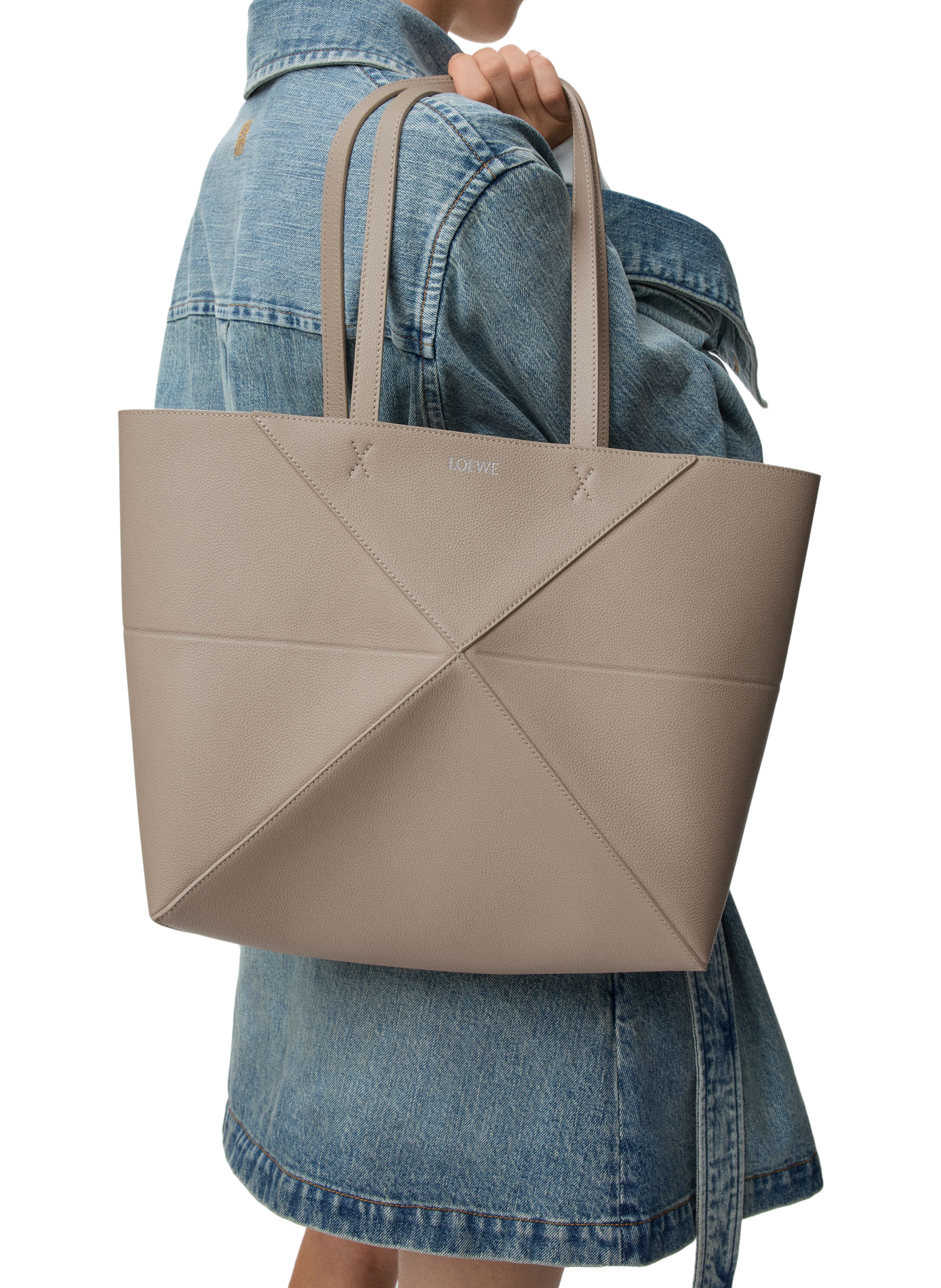 Puzzle Fold tote horizontal moyen en cuir de veau grainé souple LOEWE Beige