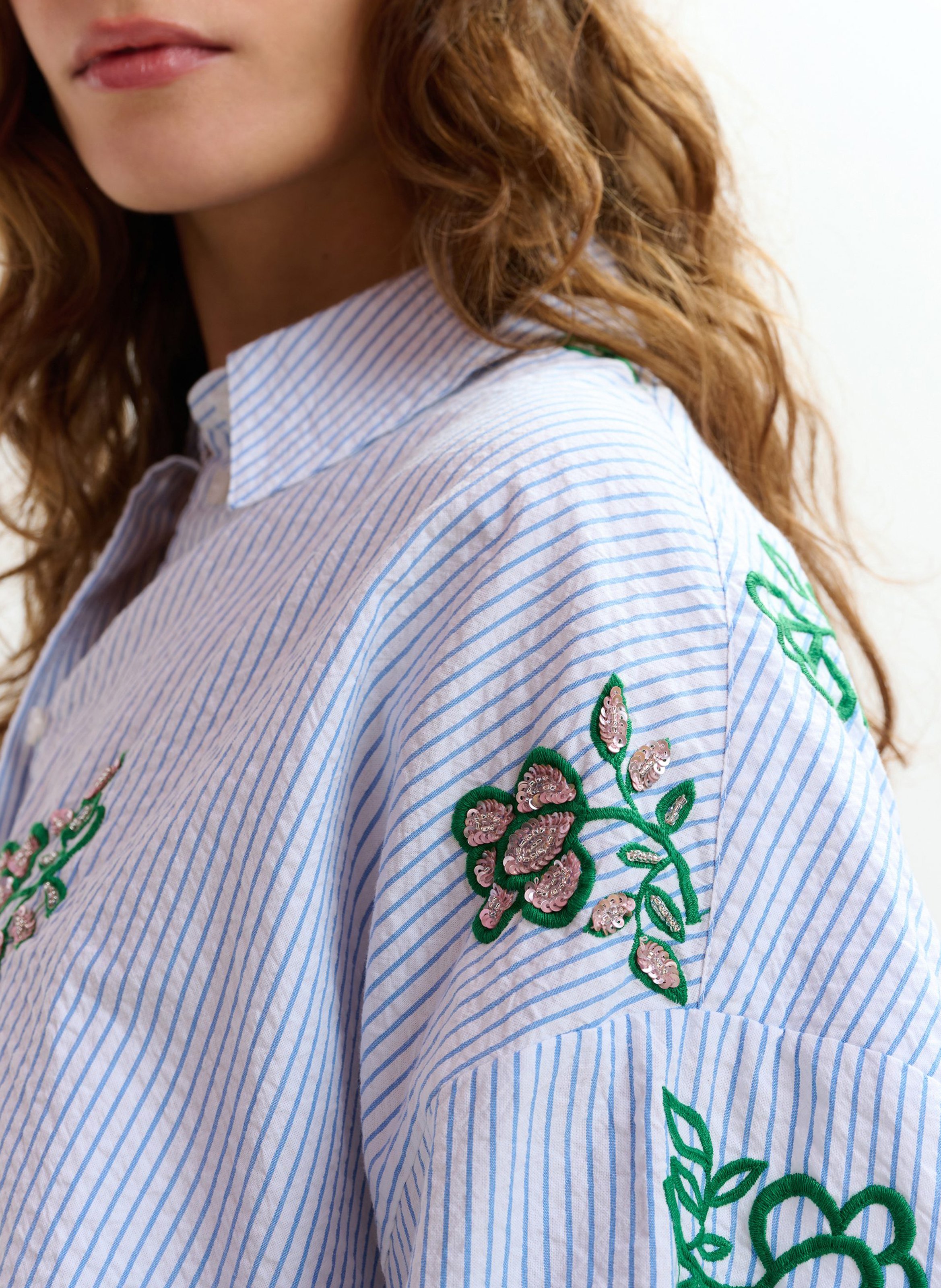 Chemise ample rayée à broderies Jalinki ESSENTIEL ANTWERP Blanc