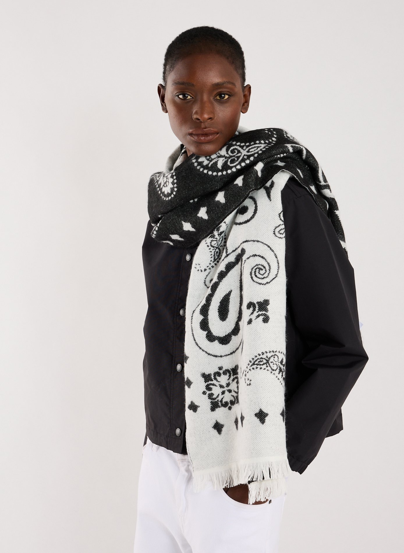 Patterned scarf AU PRINTEMPS PARIS Beige