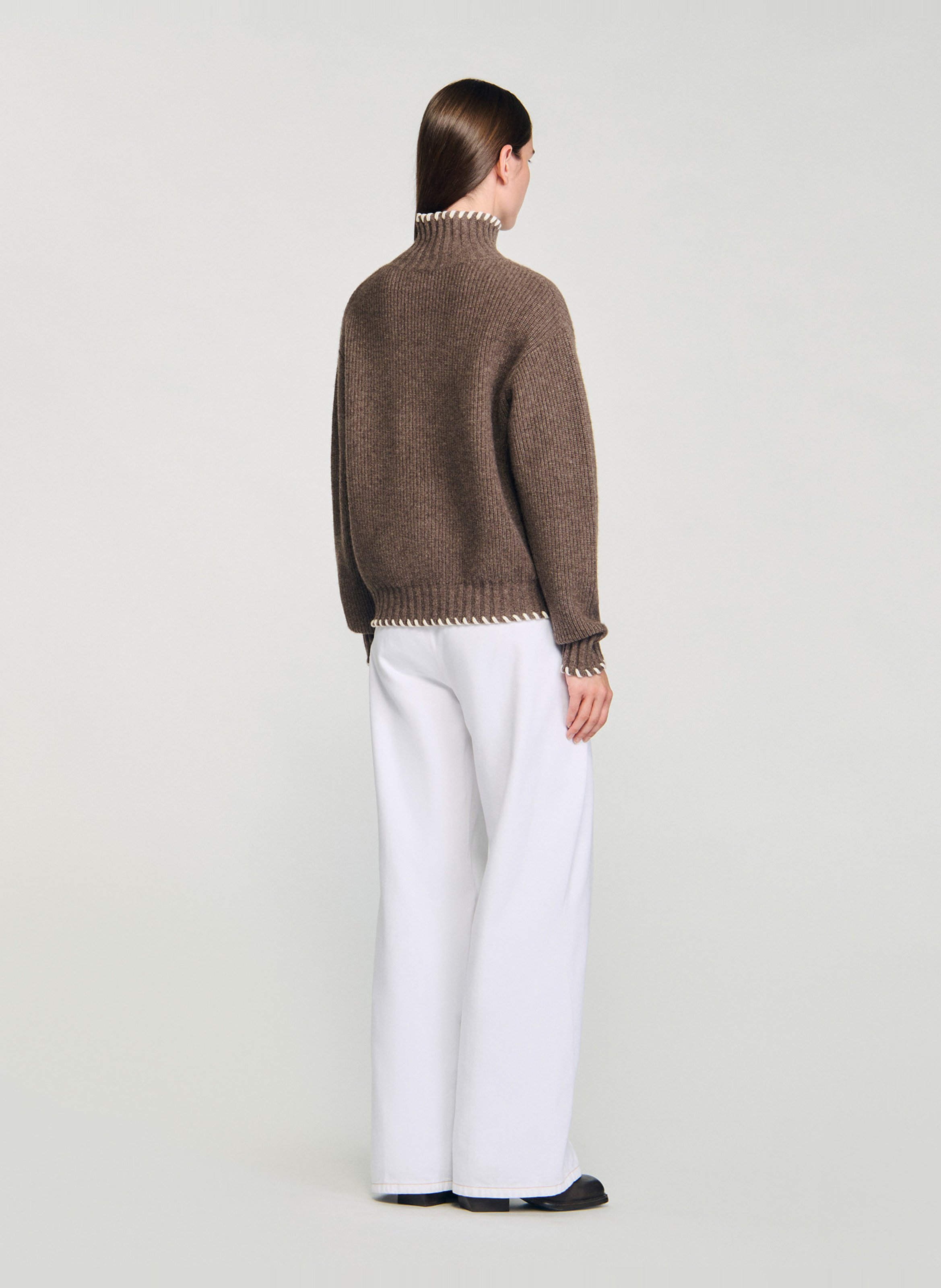 Pull col montant ample en laine mélangée Marron