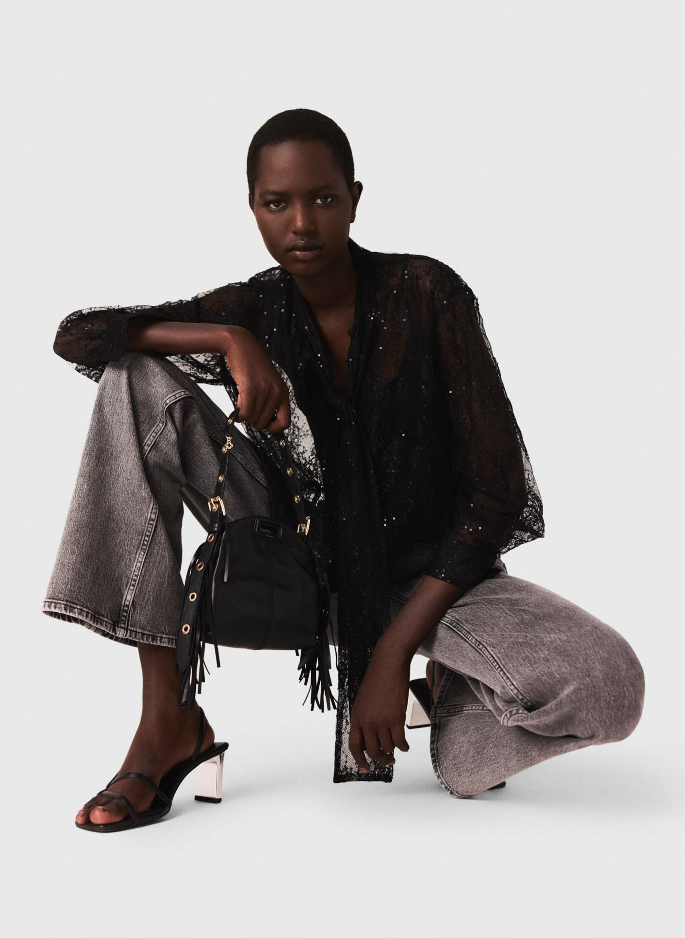 Chemise droite col lavallière à dentelle MAJE Noir