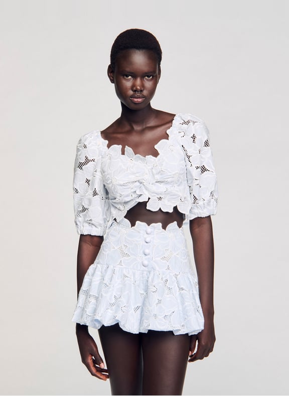 Top court ajusté en dentelle fleurie Bleu by SANDRO SANDRO Top court ajusté en dentelle fleurie Bleu