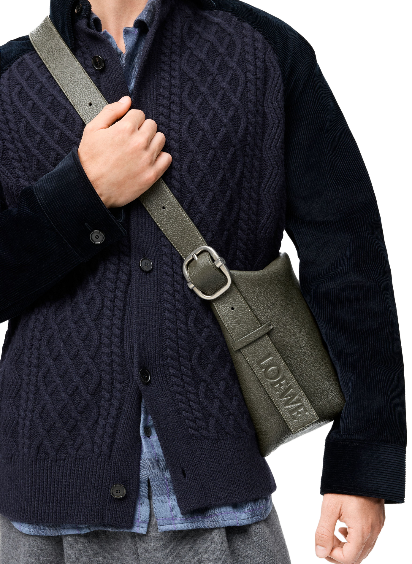 Loop hobo en cuir de veau grainé souple LOEWE Kaki