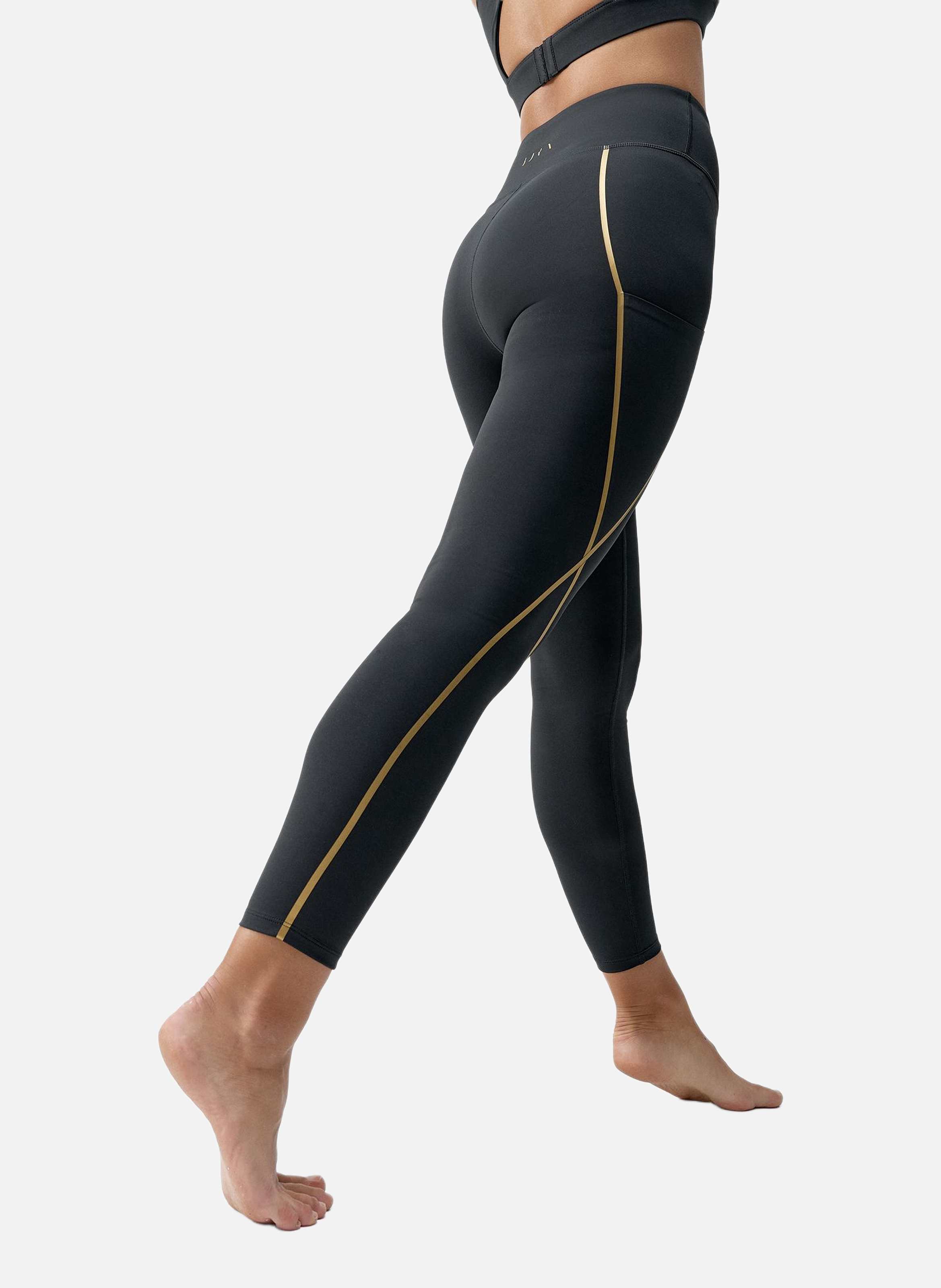 Legging de sport 7/8 performance gold BORN LIVING YOGA Noir
