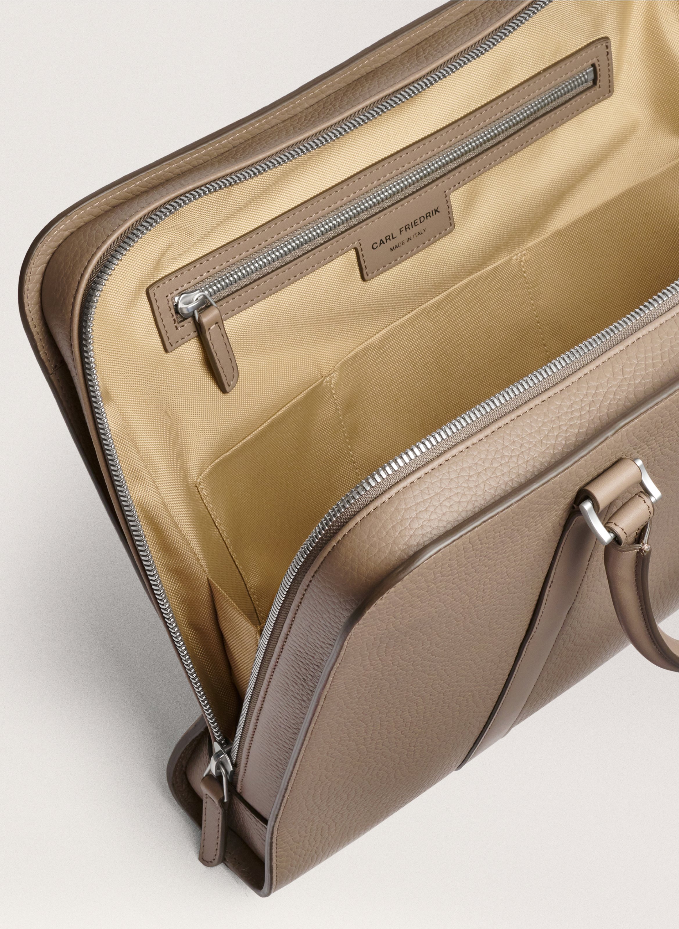 Porte-documents 'Palissy Briefcase' en cuir grainé CARL FRIEDRIK Gris