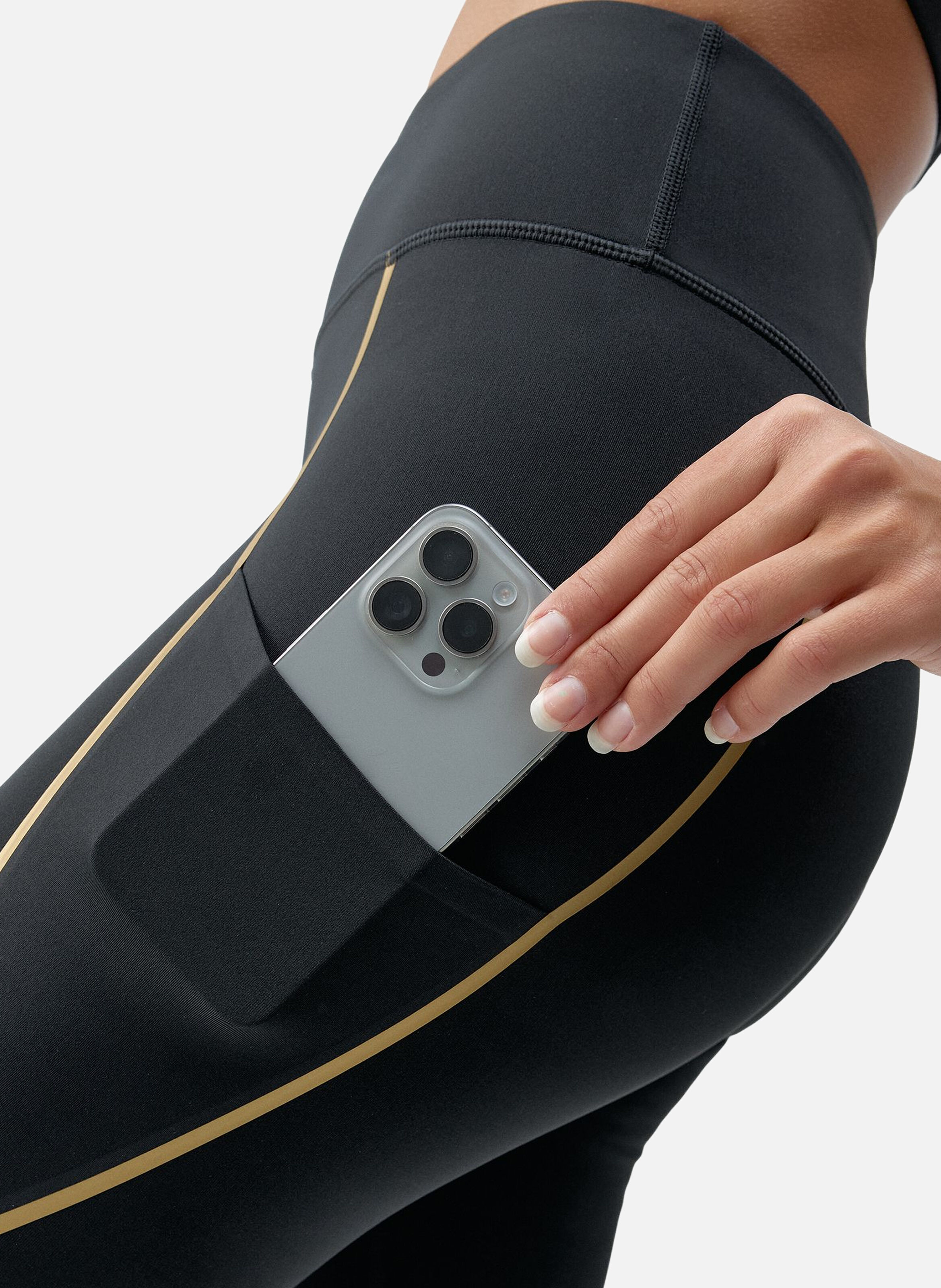 Legging de sport 7/8 performance gold BORN LIVING YOGA Noir