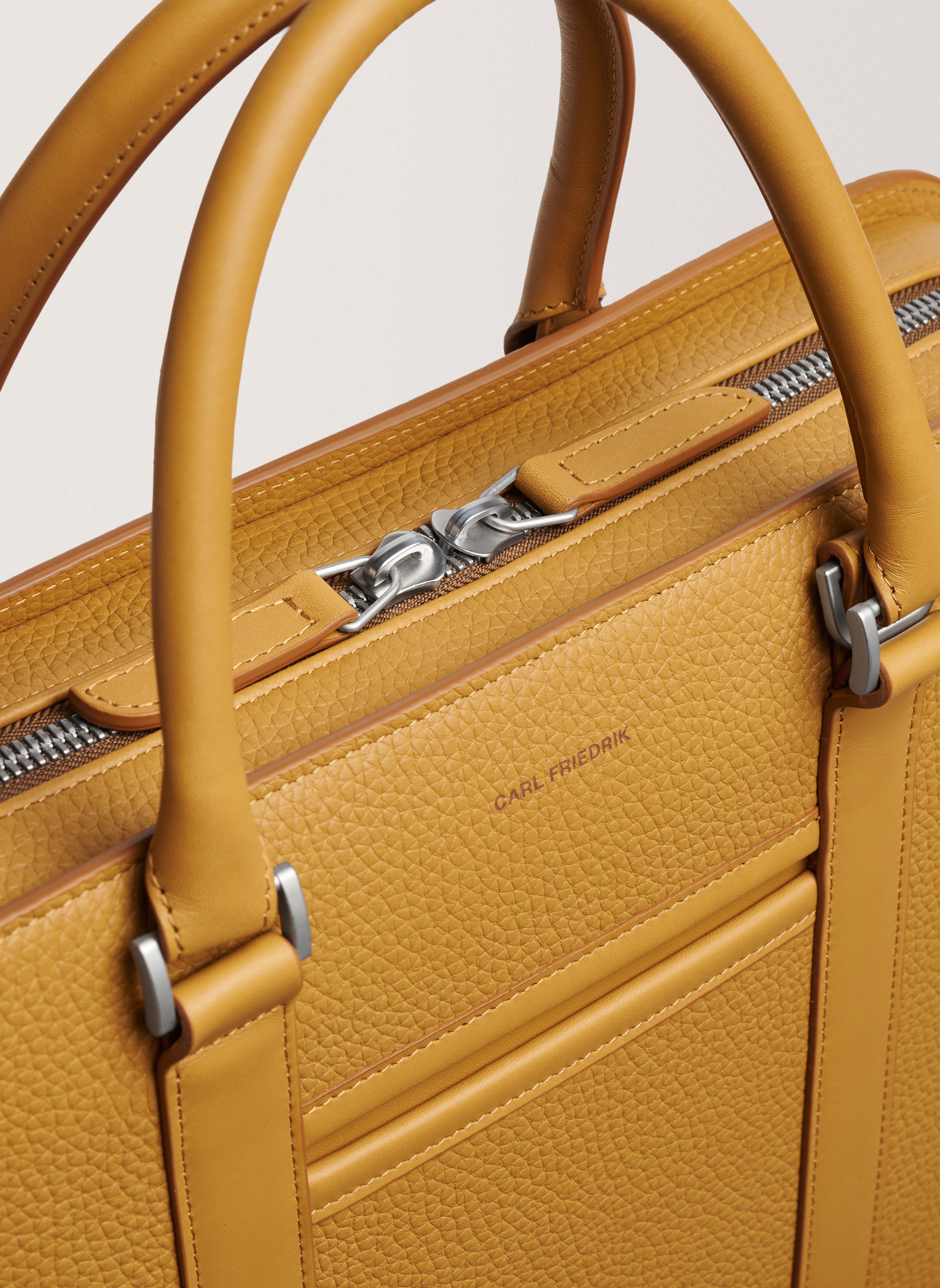 Porte-documents 'Palissy Briefcase' en cuir grainé CARL FRIEDRIK Jaune