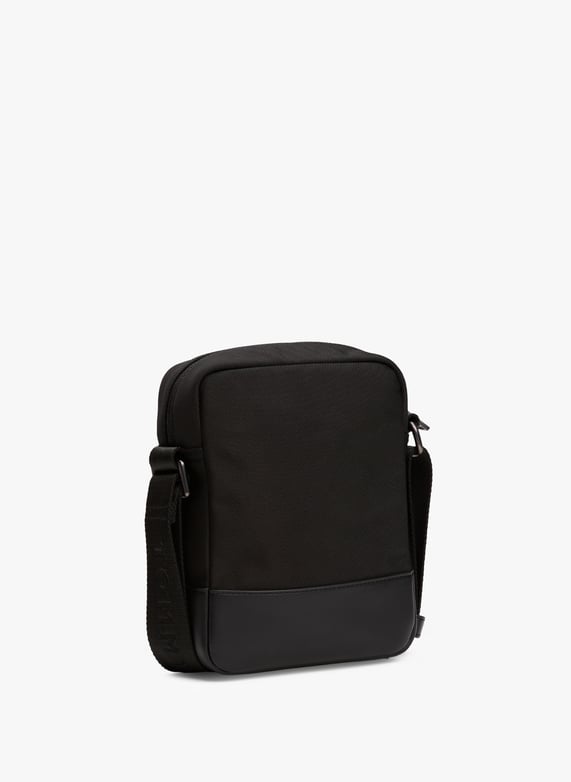 Sac à bandoulière uni à logo  | Noir by TOMMY HILFIGER Sac à bandoulière uni à logo  Noir