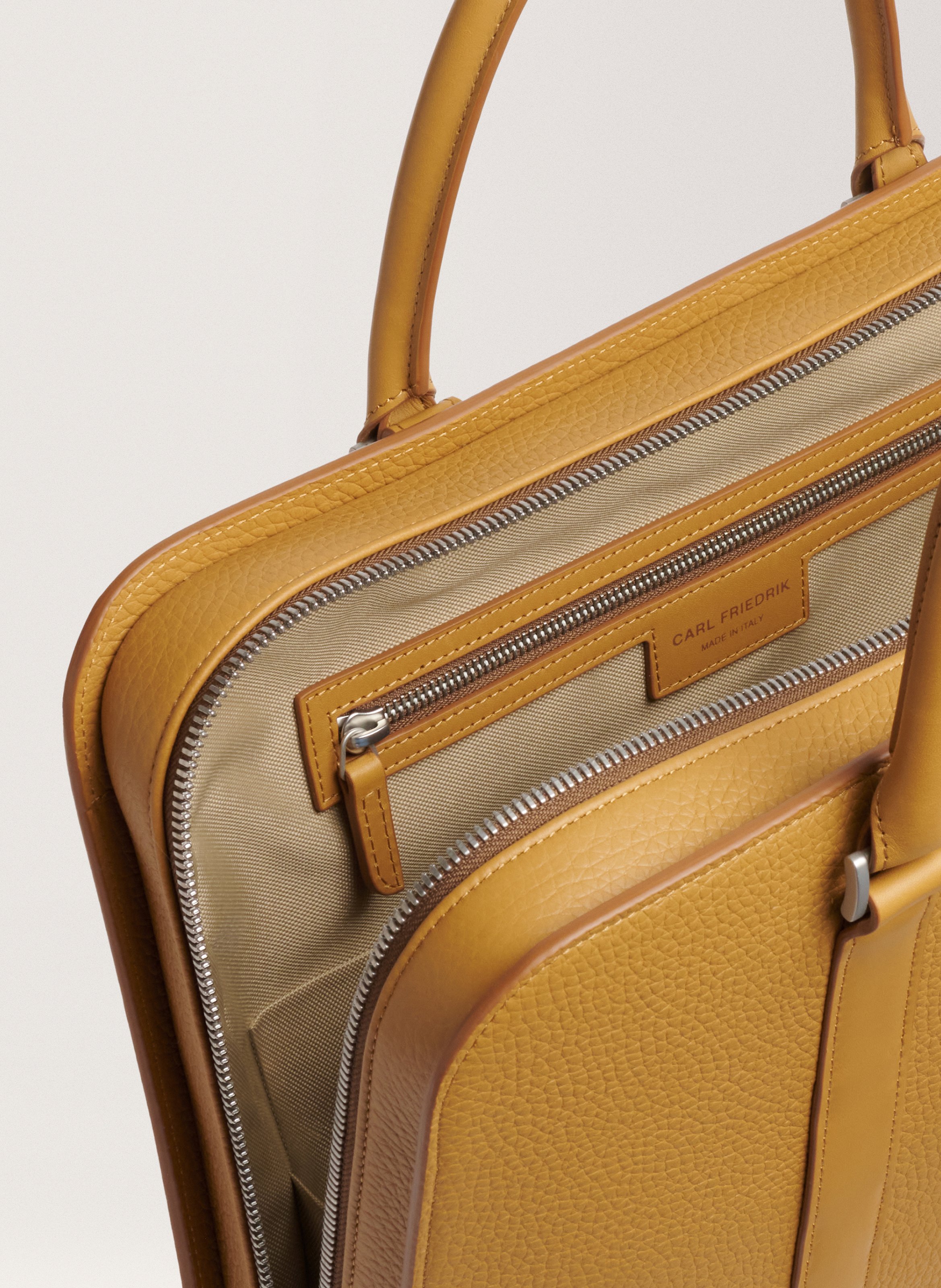 Porte-documents 'Palissy Briefcase' en cuir grainé CARL FRIEDRIK Jaune