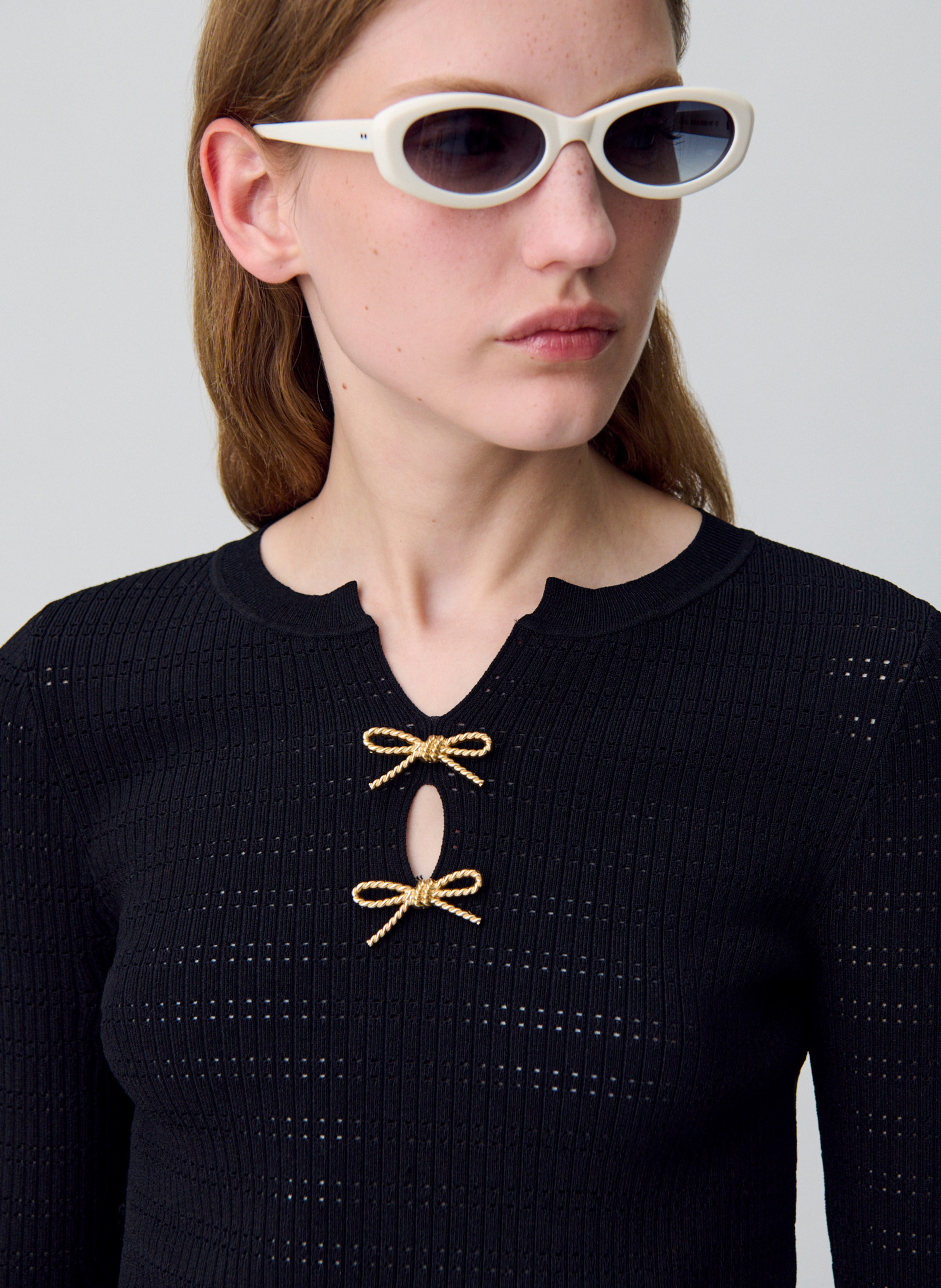 Pull moulant fin col v minivelle CLAUDIE PIERLOT Noir