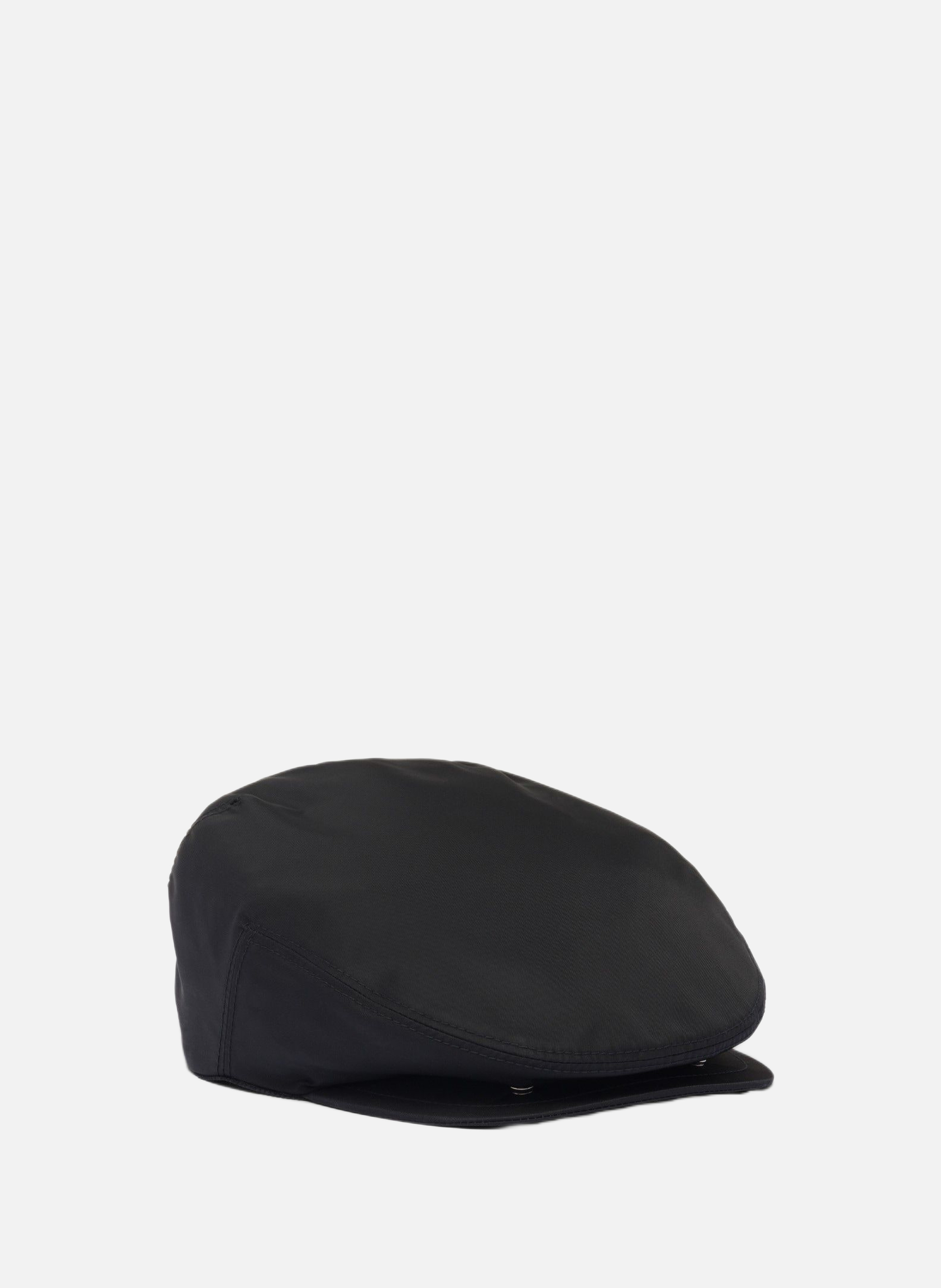 Chapeau en re-nylon PRADA Noir