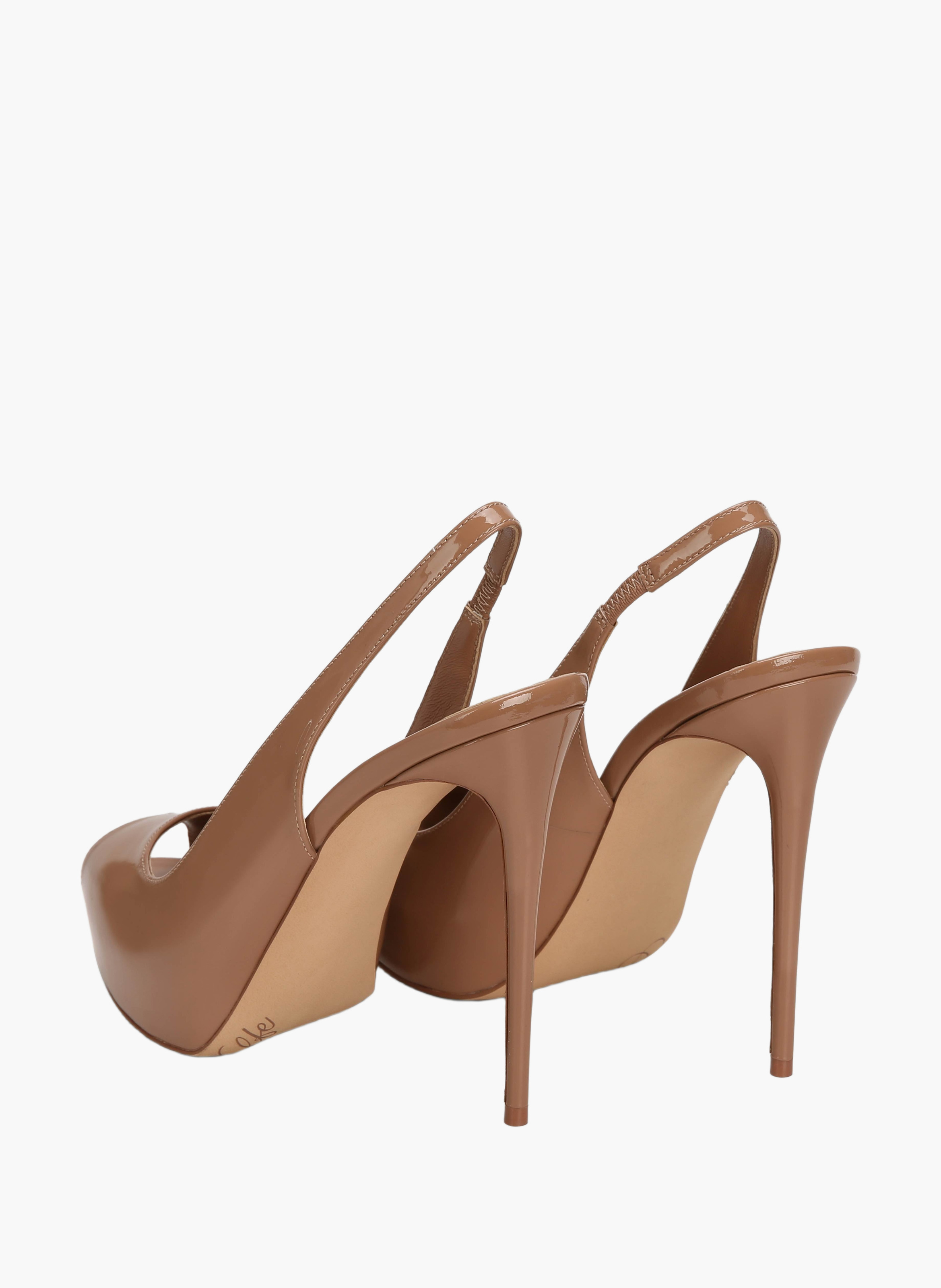 River Pumps aus Lackleder NAKED WOLFE Beige