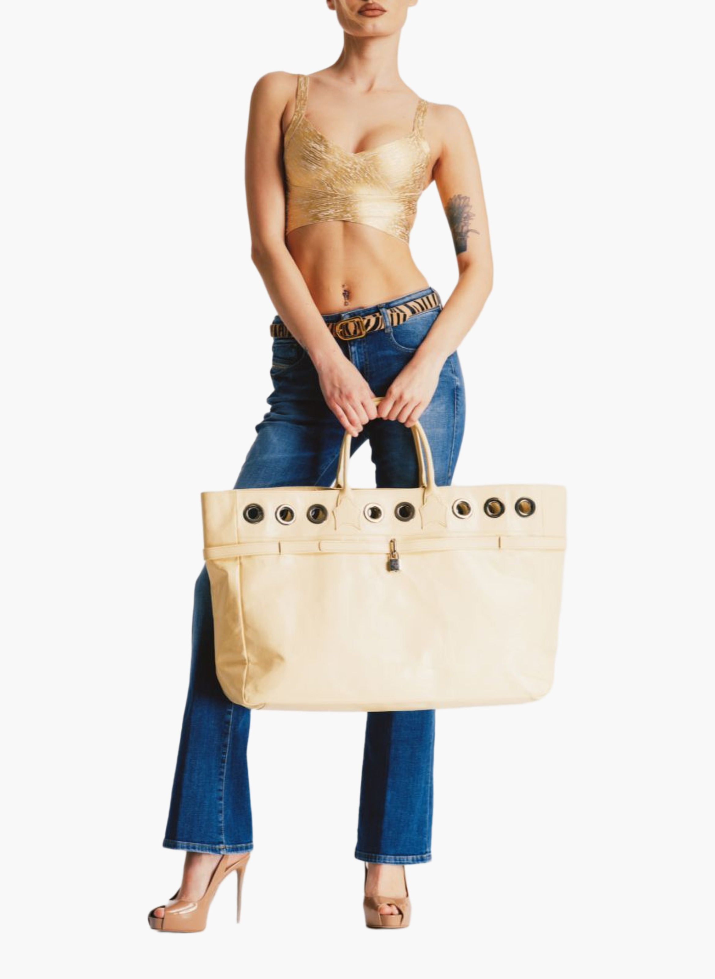 River Pumps aus Lackleder NAKED WOLFE Beige