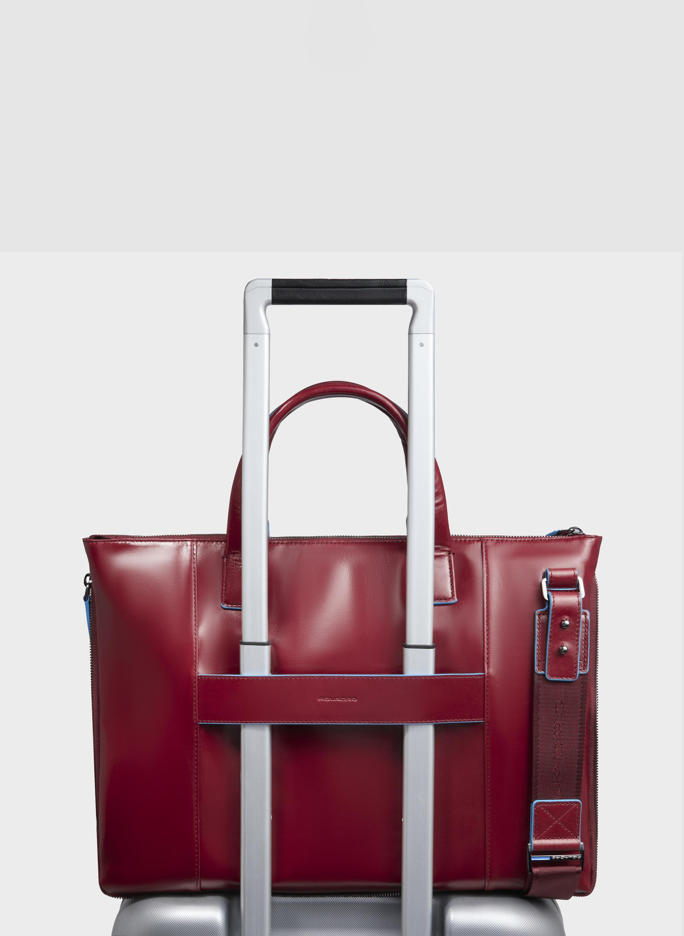 Sac fin pour ordinateur 15,6", extensible PIQUADRO Rouge