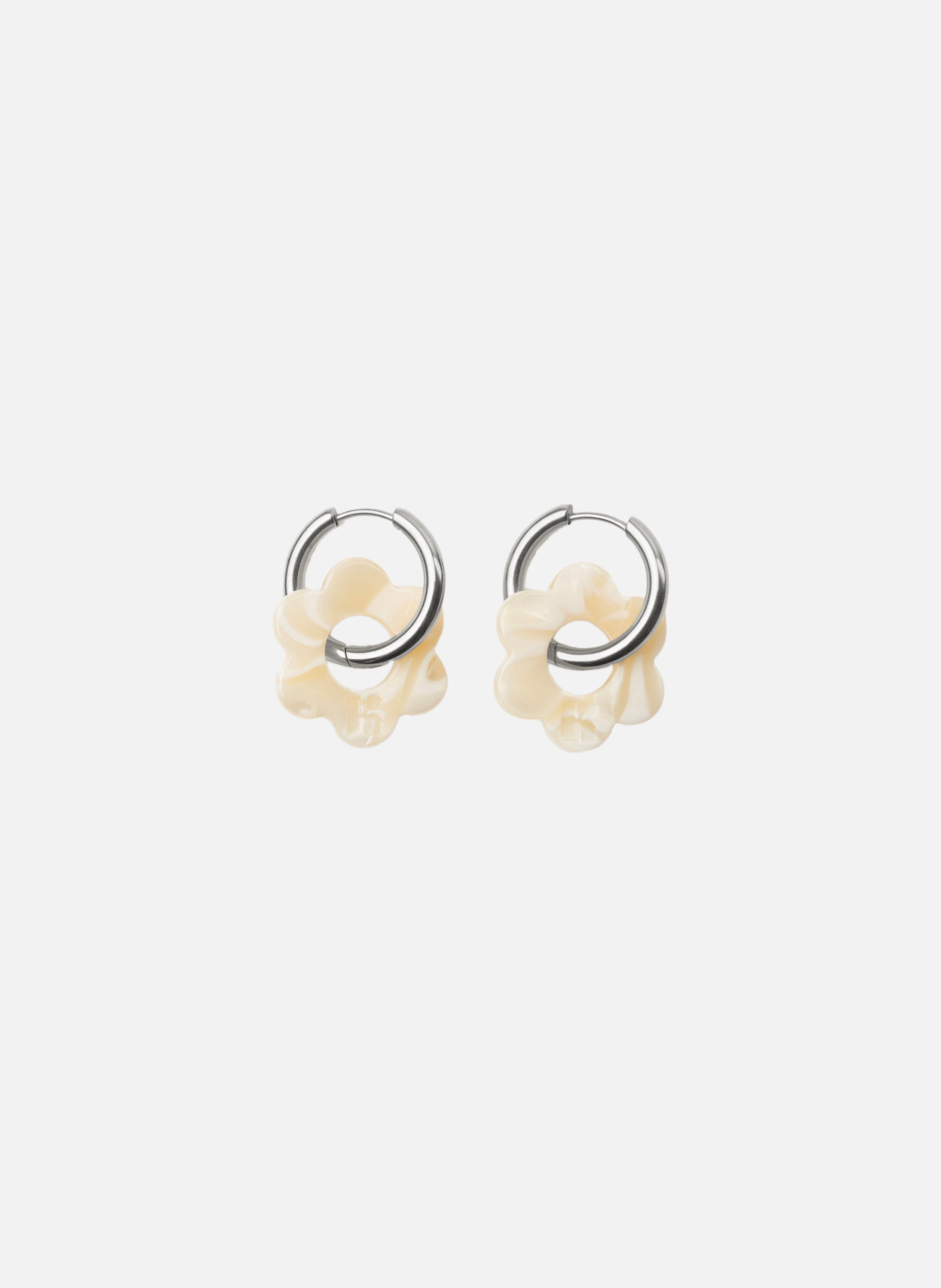 Boucles d'oreilles Baby Fleurette avec anneaux en acier inoxydable argenté KURAGE GINZA Beige