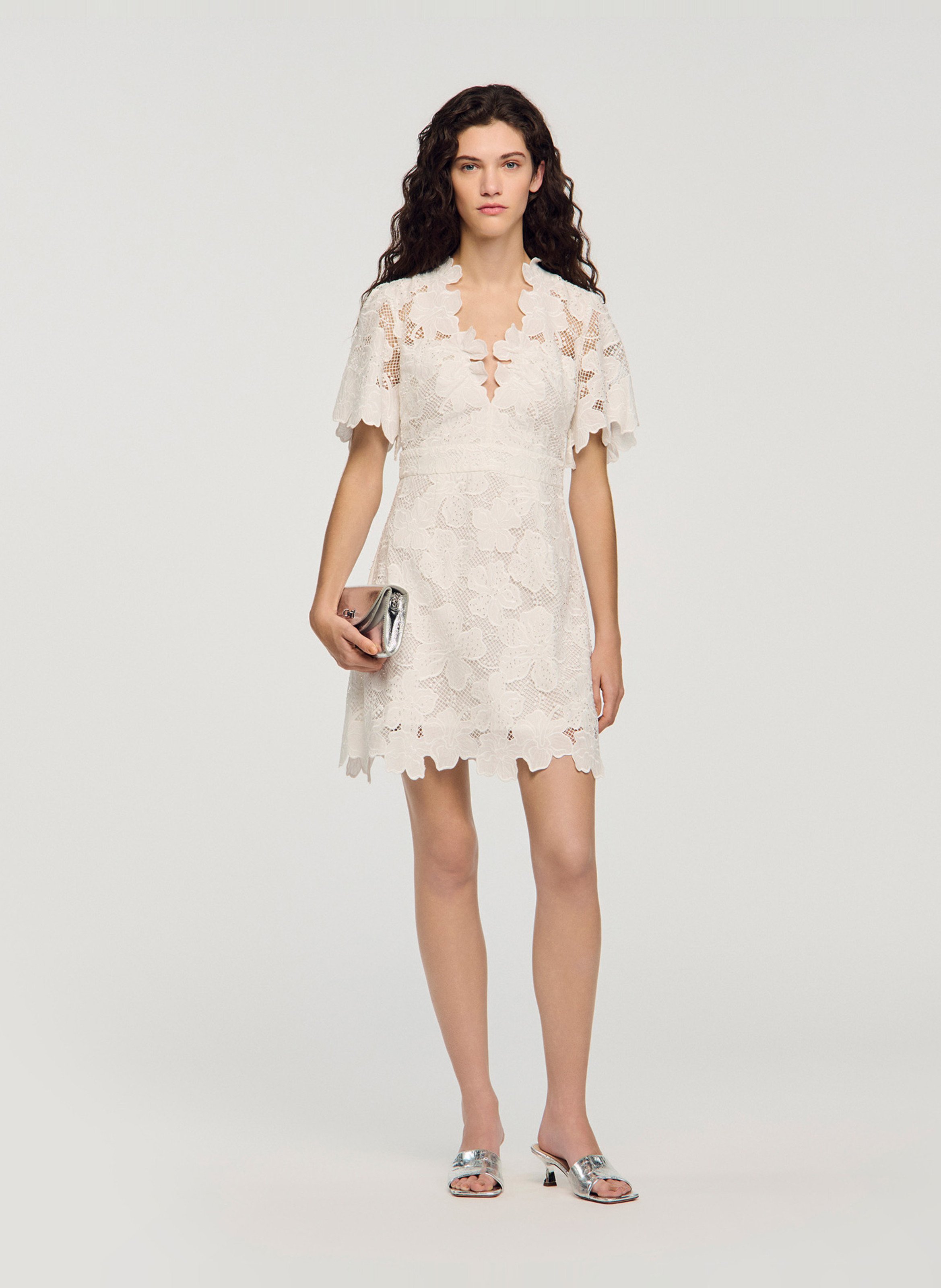 Robe courte col v en dentelle SANDRO Blanc