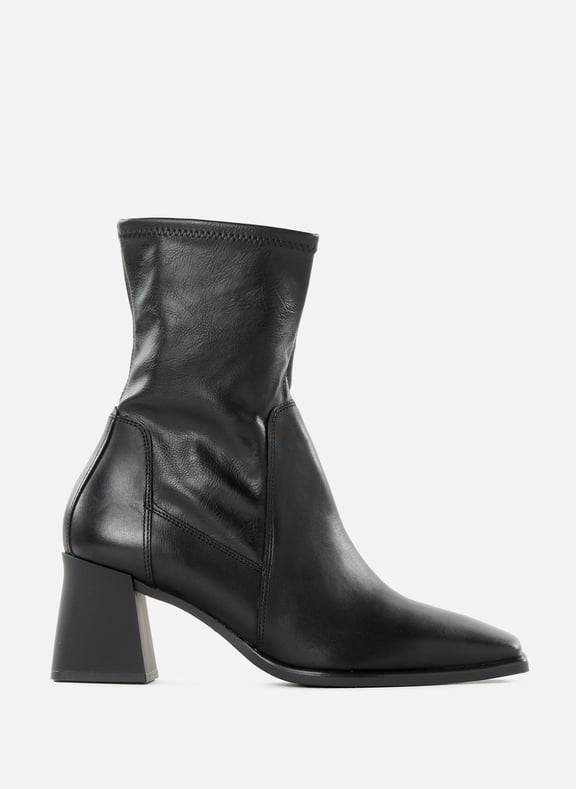 Bottines Hedda en cuir Noir by VAGABOND SHOEMAKERS VAGABOND SHOEMAKERS Bottines Hedda en cuir Noir
