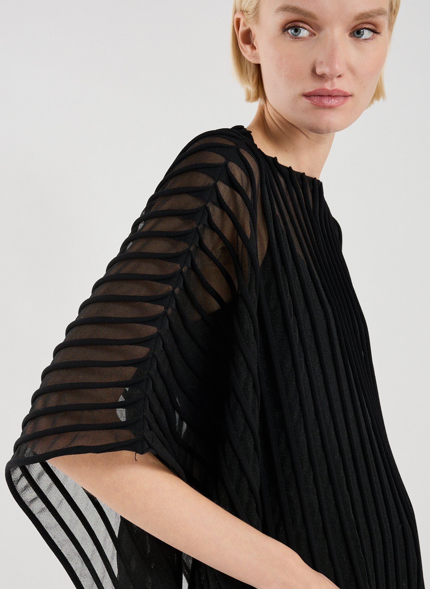 Cape à rayure ADOLFO DOMINGUEZ Noir