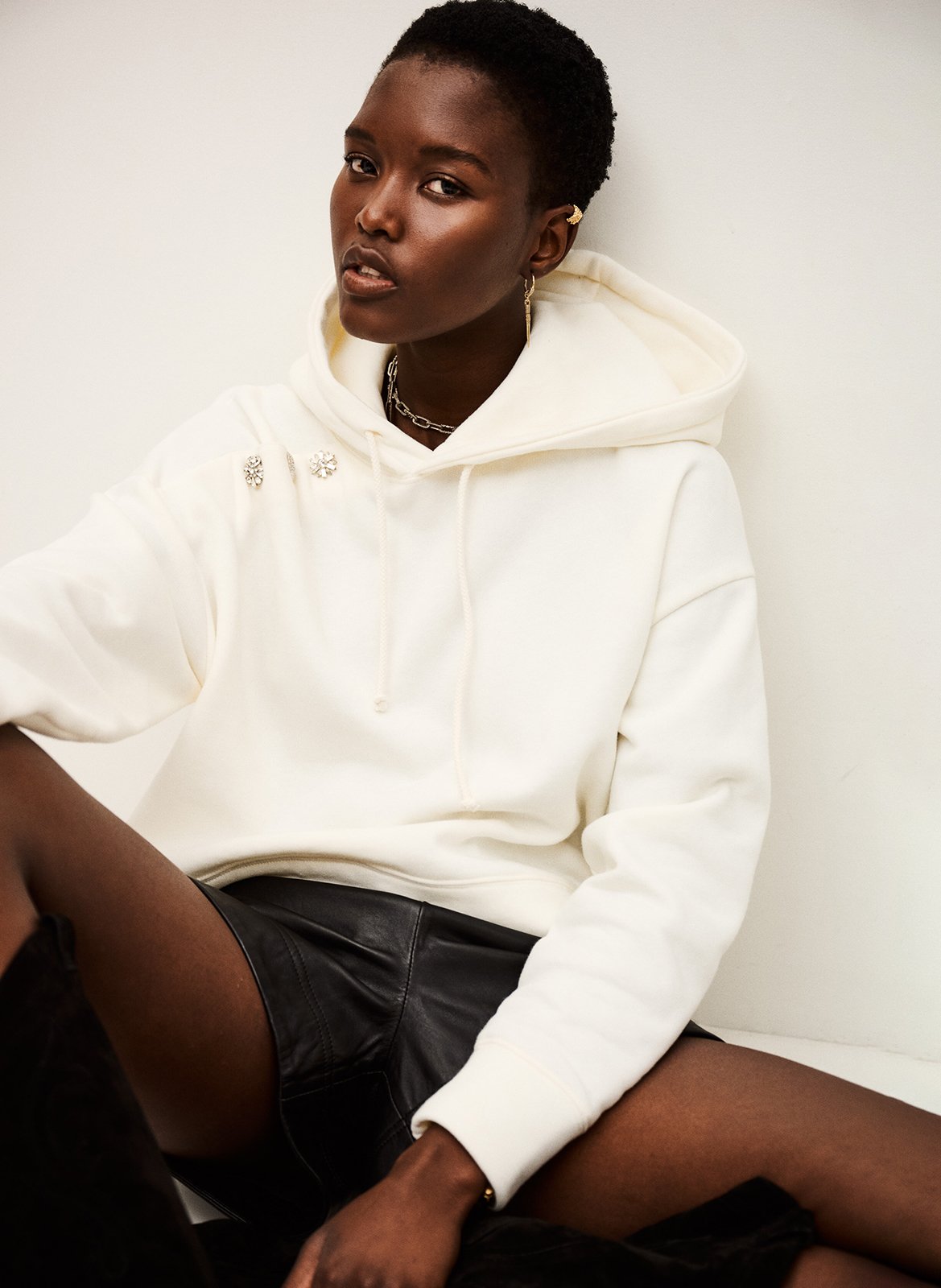 Sweat droit à capuche uni et boutons bijoux didi BA&SH Beige