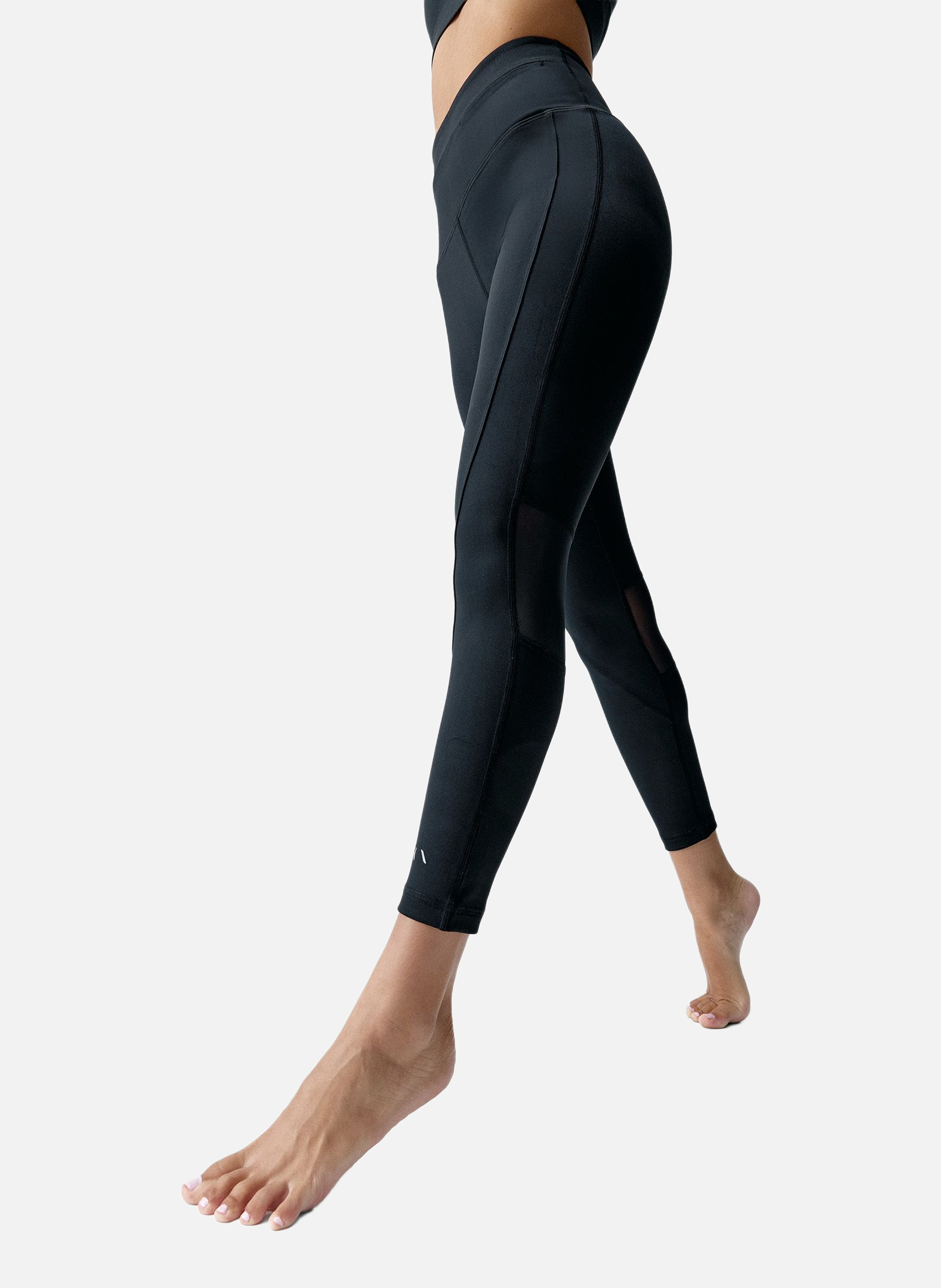 Legging de sport 7/8 performance jin NoirBORN LIVING YOGA