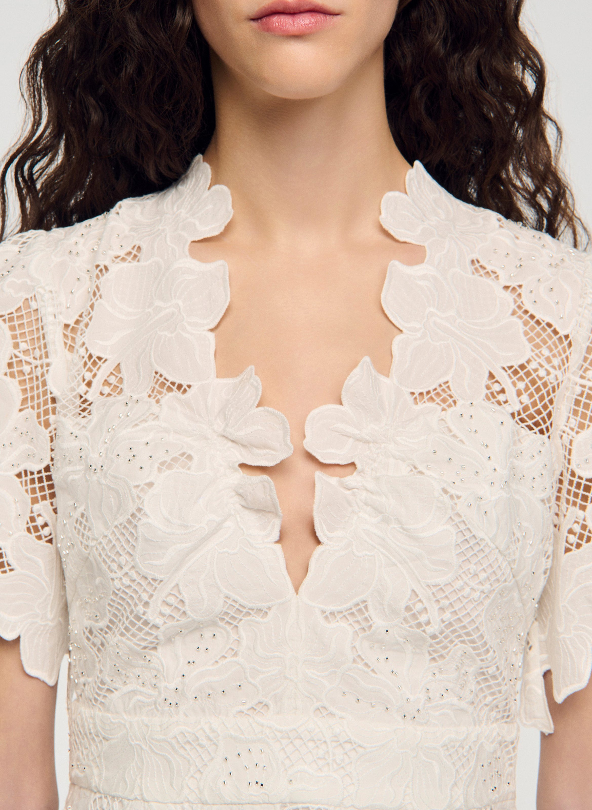 Robe courte col v en dentelle SANDRO Blanc