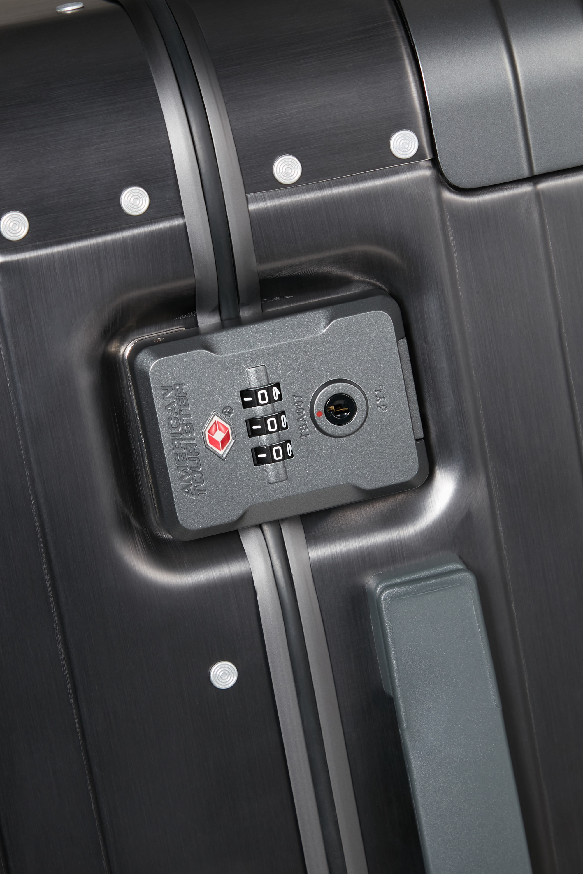 Soundbox alu valise 4 roues taille s AMERICAN TOURISTER Gris