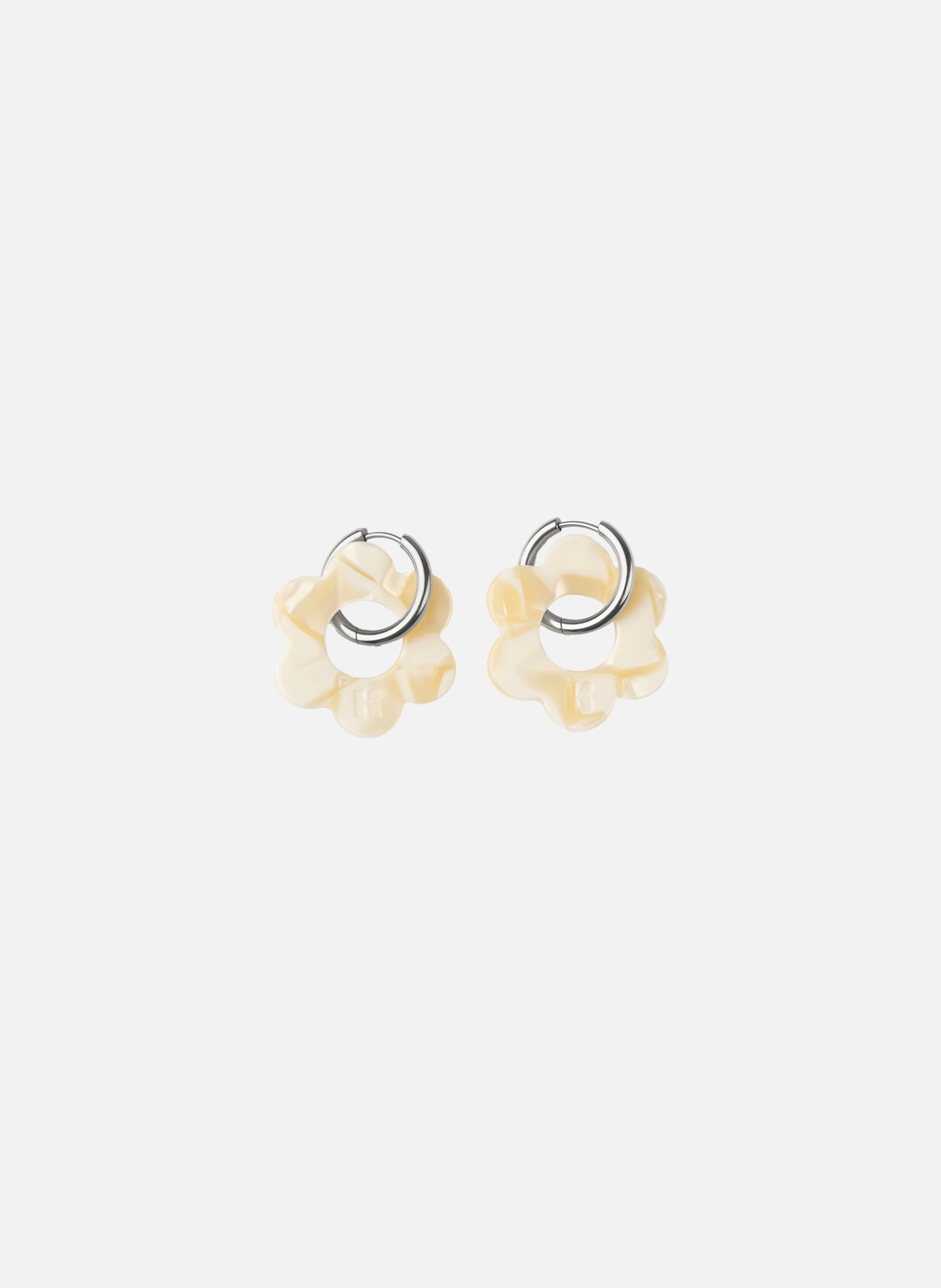 Boucles d'oreilles Maxi Fleurette avec anneaux en acier inoxydable argenté KURAGE GINZA Beige