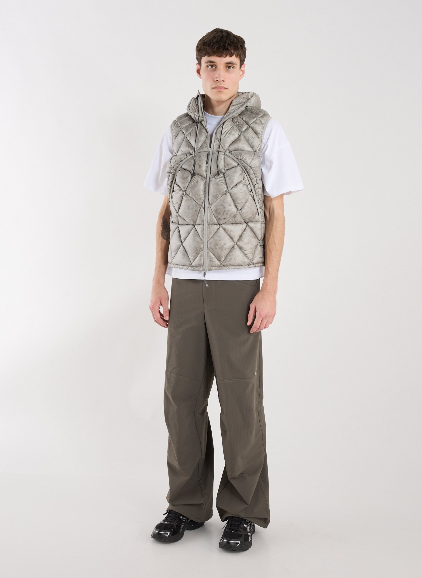 Veste matelassée sans manches à capuche ROA Gris