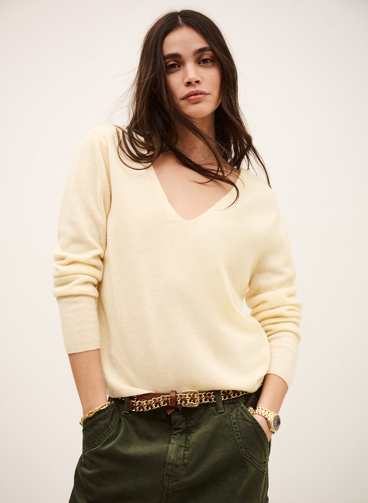 Pull col v uni en laine mélangée sollene BA&SH Beige