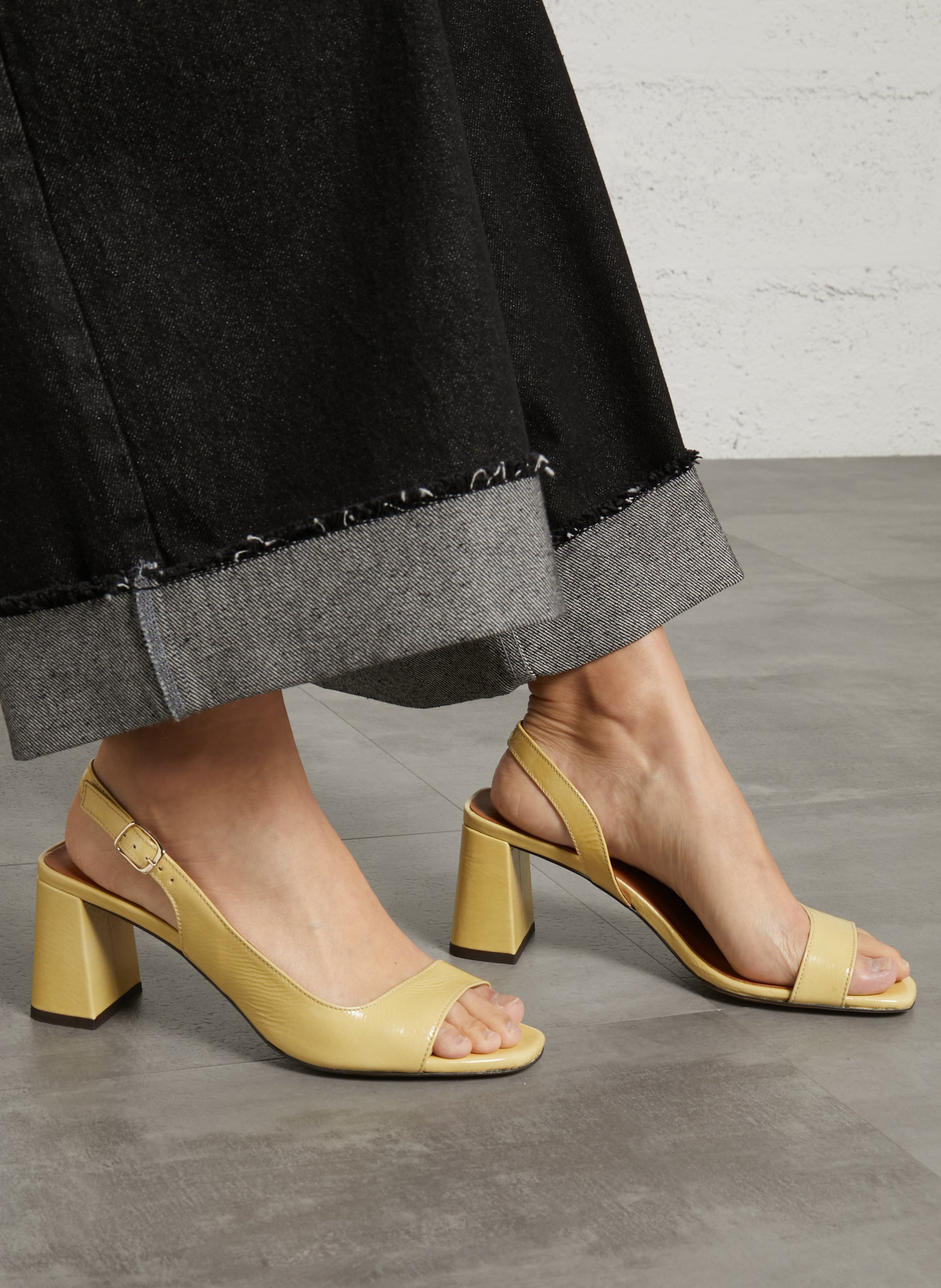 Sandales à talons en cuir vernis n°674 RIVECOUR Jaune