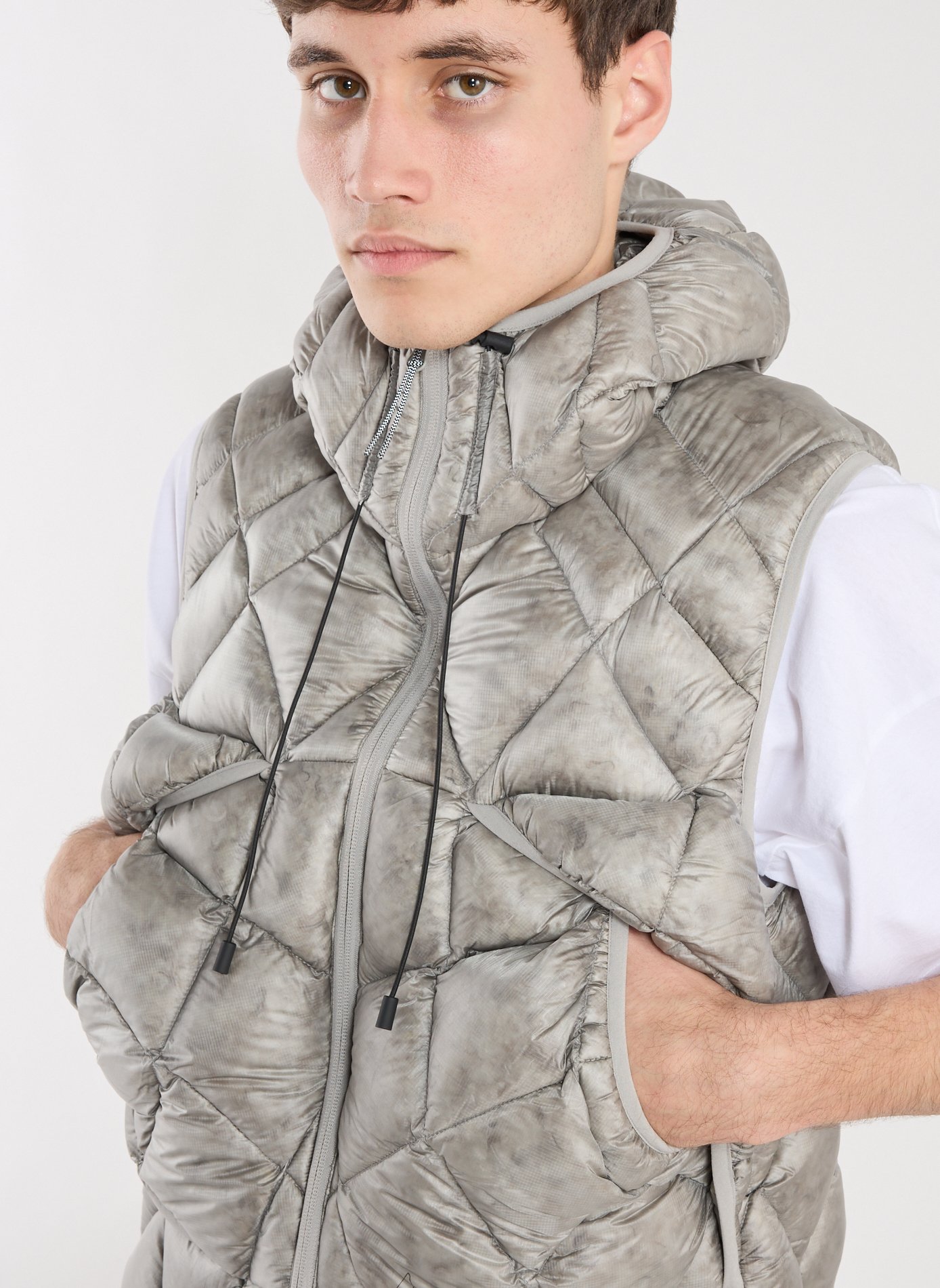 Veste matelassée sans manches à capuche ROA Gris