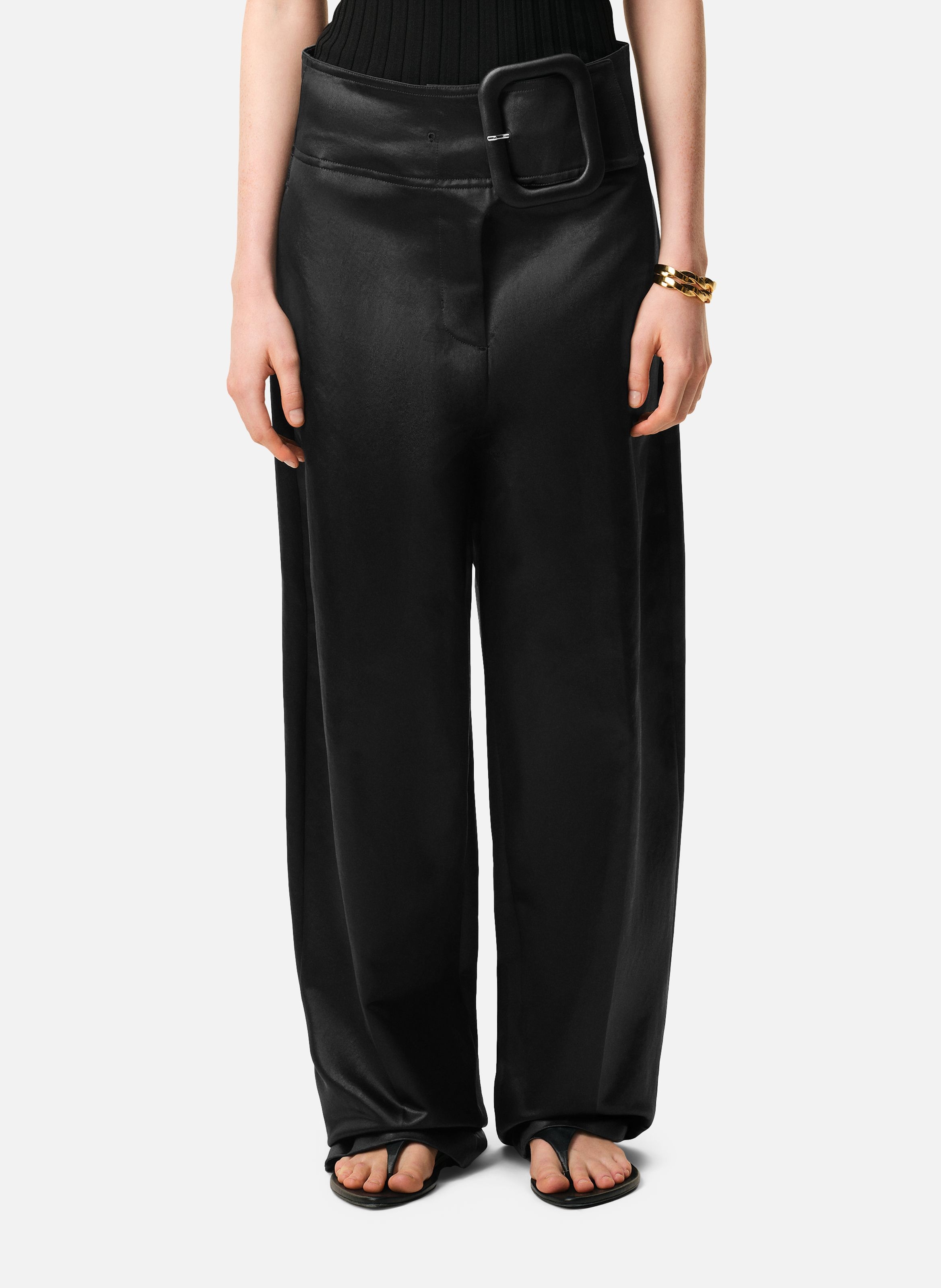 Pantalon avec ceinture a boucle en satin AMI PARIS Noir
