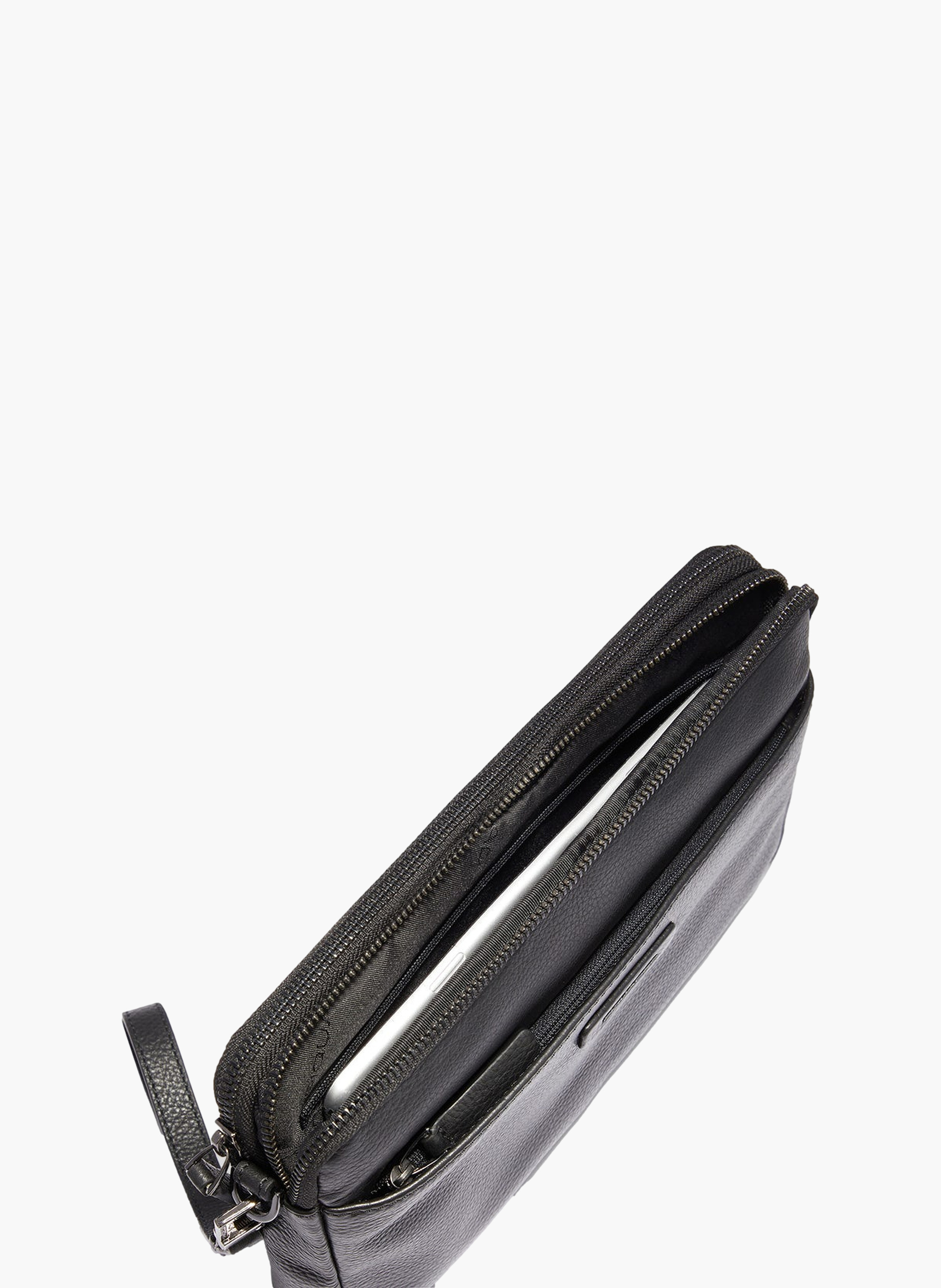 Sacoche homme avec protection rfid PIQUADRO Bleu