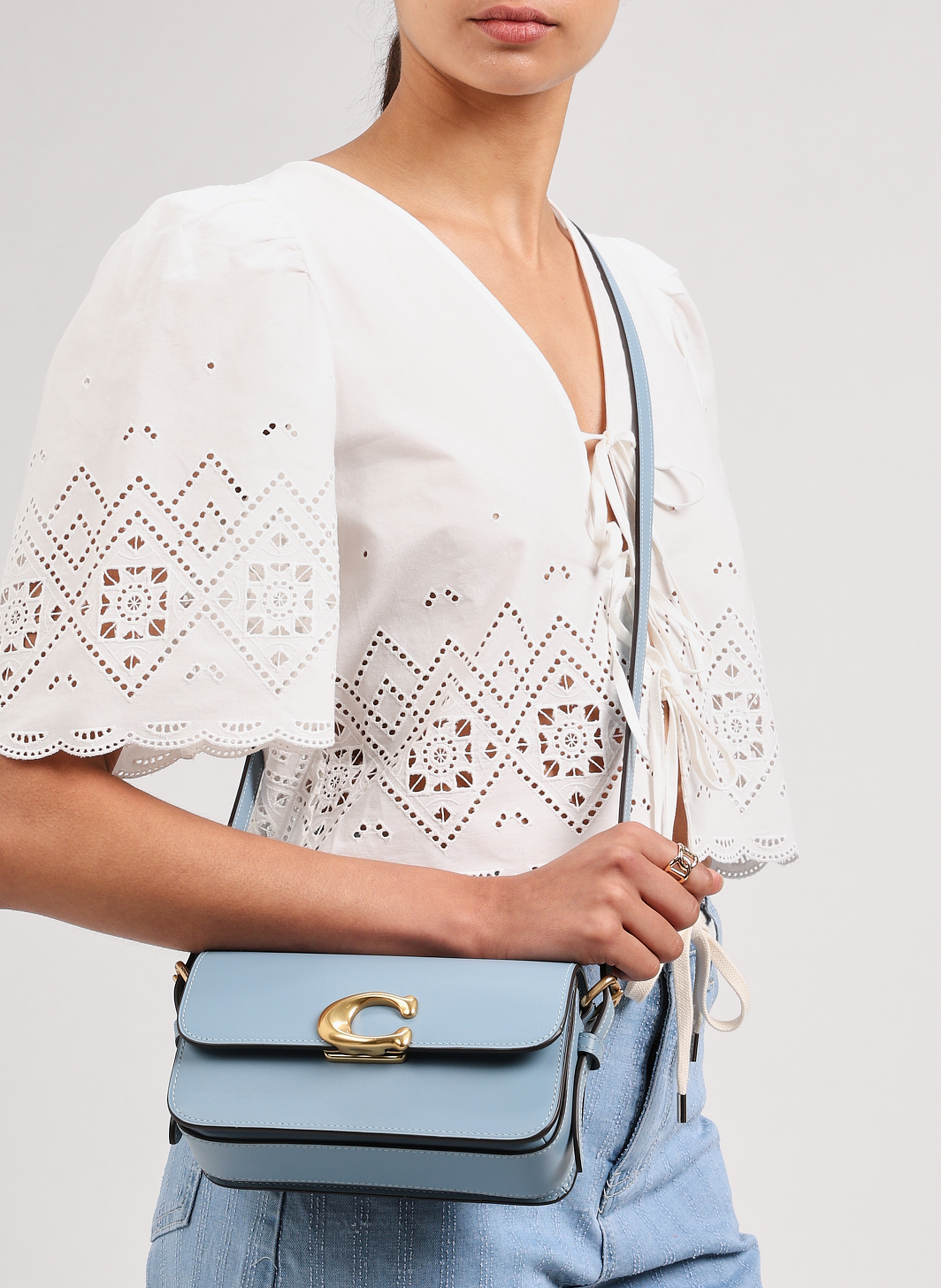 Handtas Zoë COACH Blauw