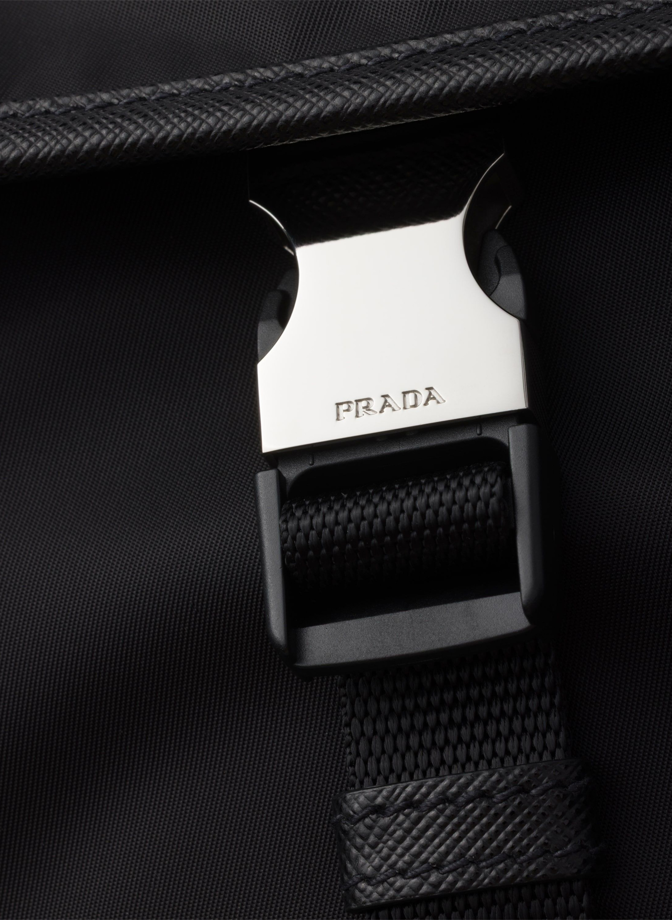 Sac porté épaule en re-nylon et cuir saffiano PRADA Noir