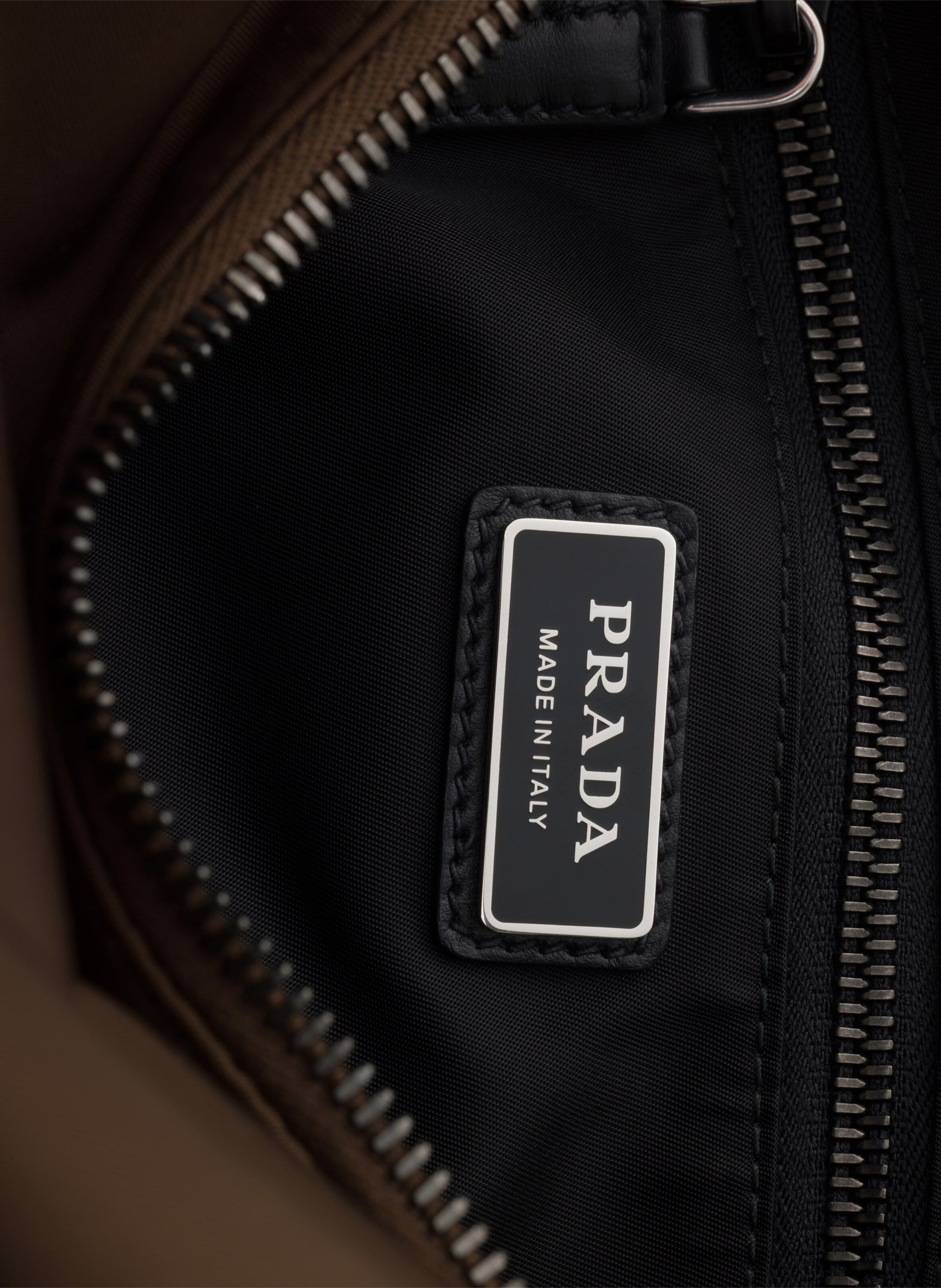 Sac prada explore en re-nylon et cuir PRADA Marron