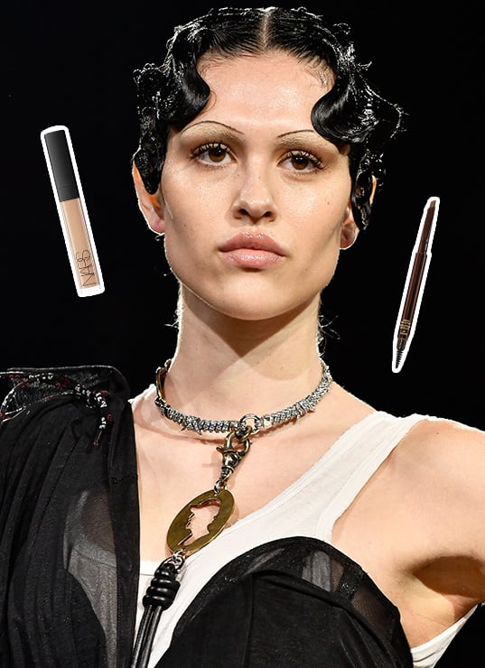 GET THE LOOK 2 GRUNGE Amelia Gray Hamlin au défilé Vivienne Westwood printemps-été 2023